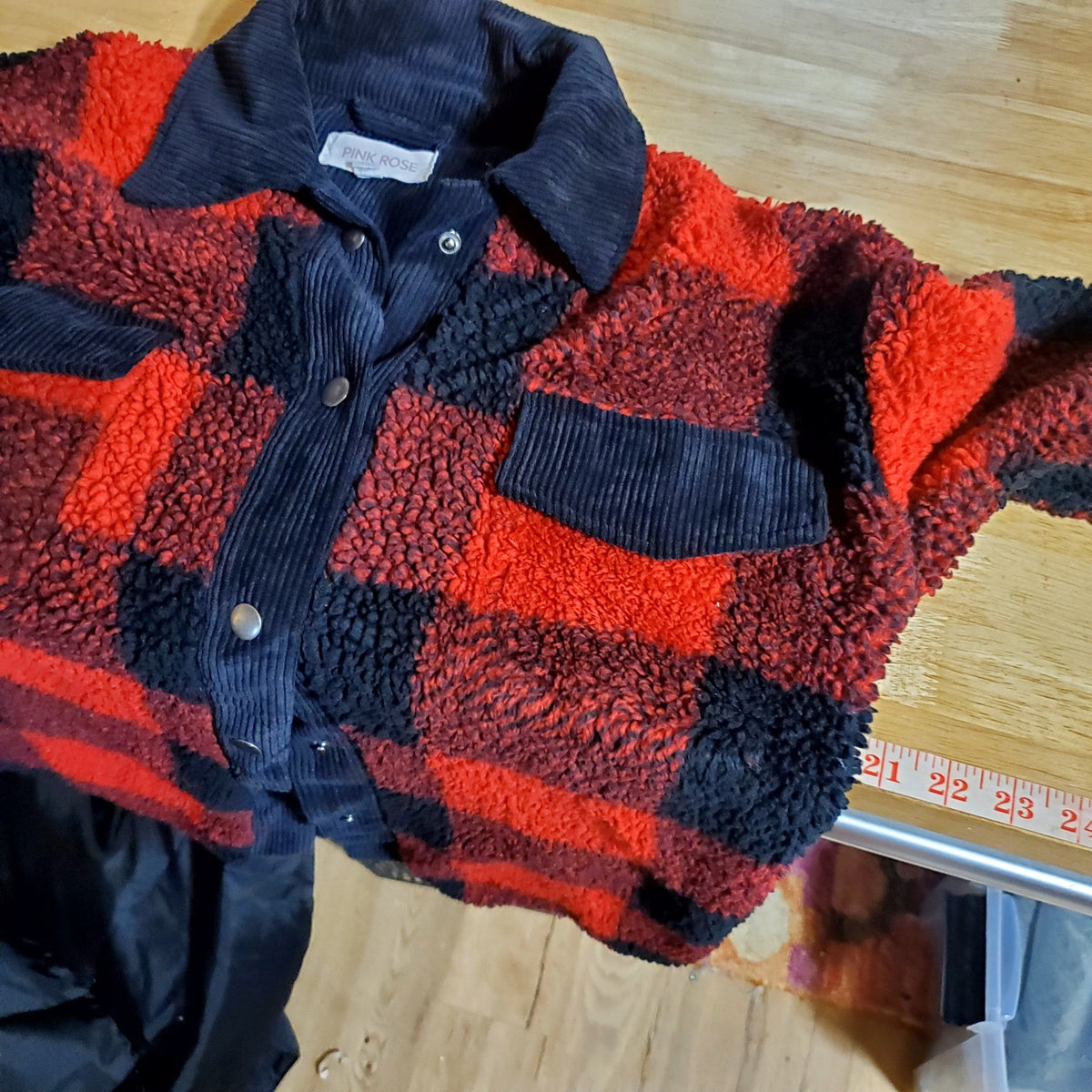 Pink Rose size small Buffalo check collared snap front pocket shearling fuzzy
