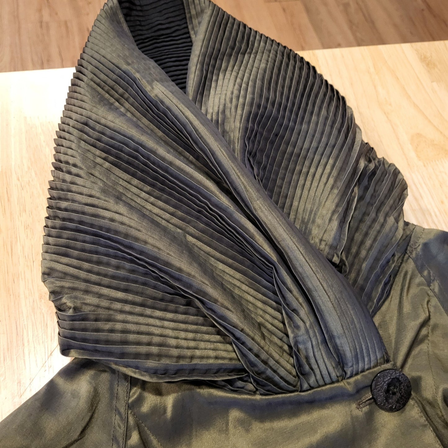 Reversable Green & Black Hooded Pleated Nylon Long Coat Cowell Pockets Button