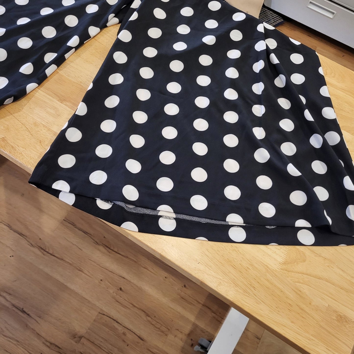 18/20 W Wide Leg Black & White Culottes Elastic Waist Rayon Slinky Soft