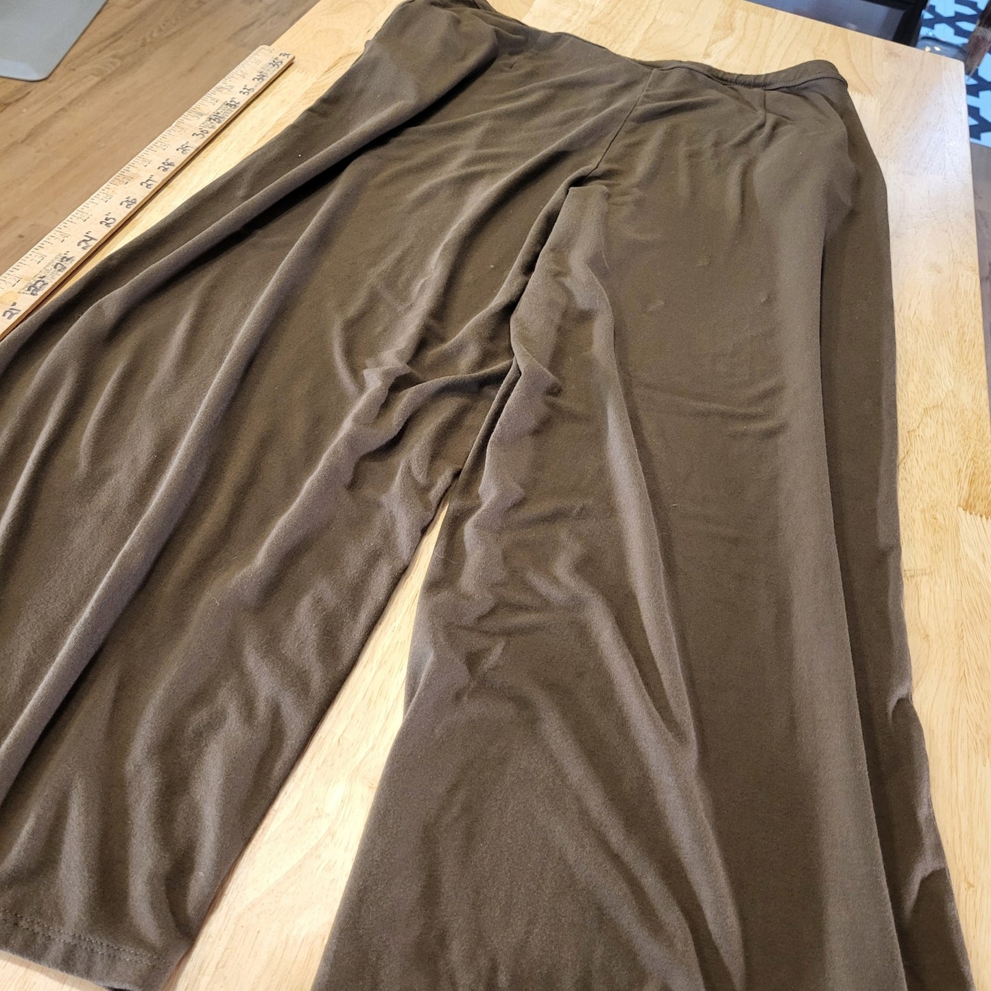 J. Jill Wearever Collection Full Leg Cropped Brown Size Medium Jersey Stretch