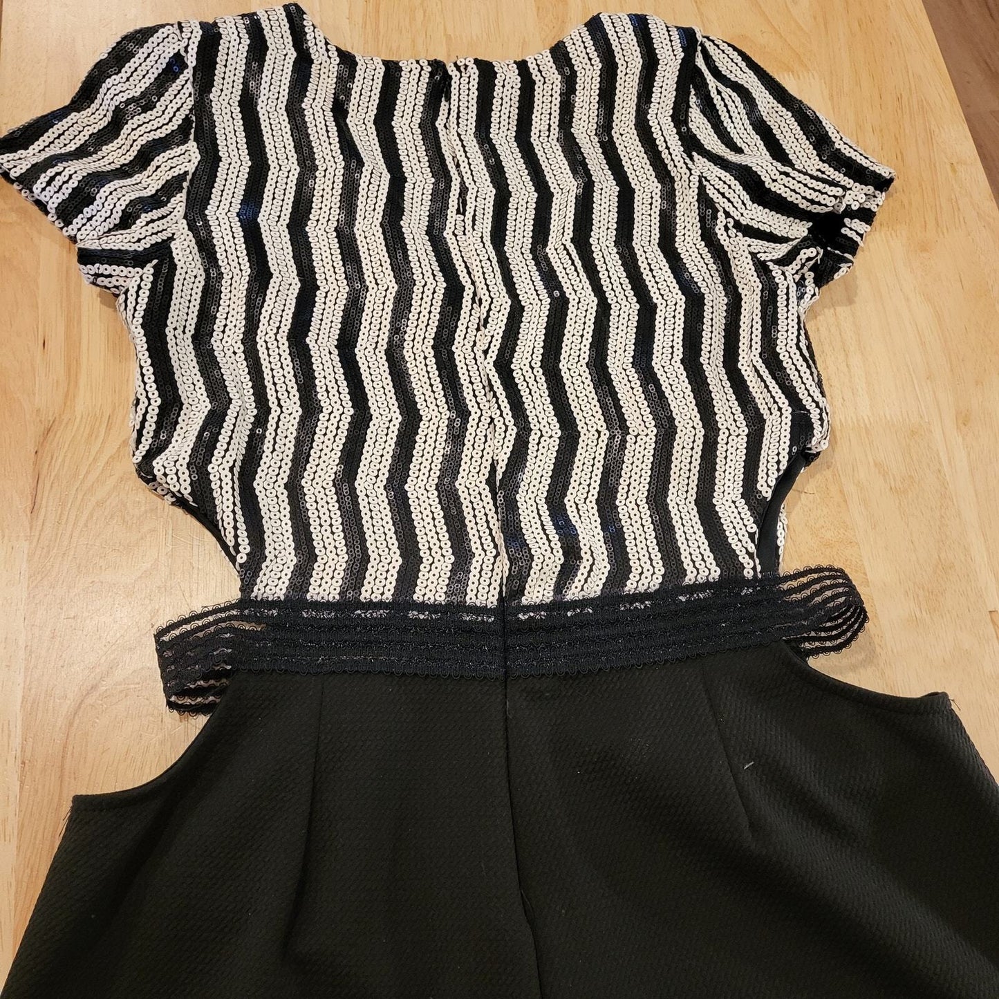 Black & White Sequin Top Cutout Waist Jumpsuit Stretchy Bottom V Neck