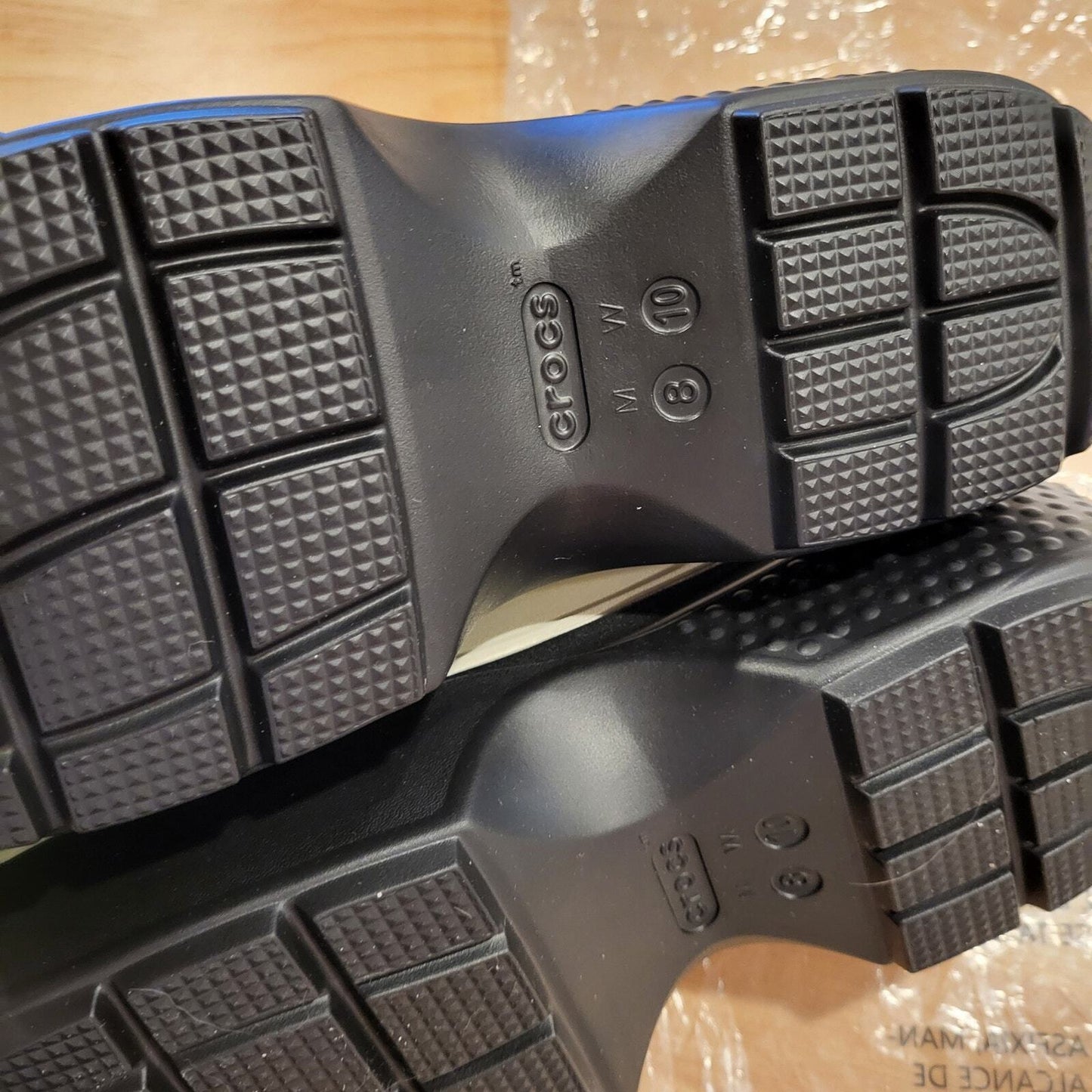 NWT Crocs Stomp Loafers Platform Black & White women's 10