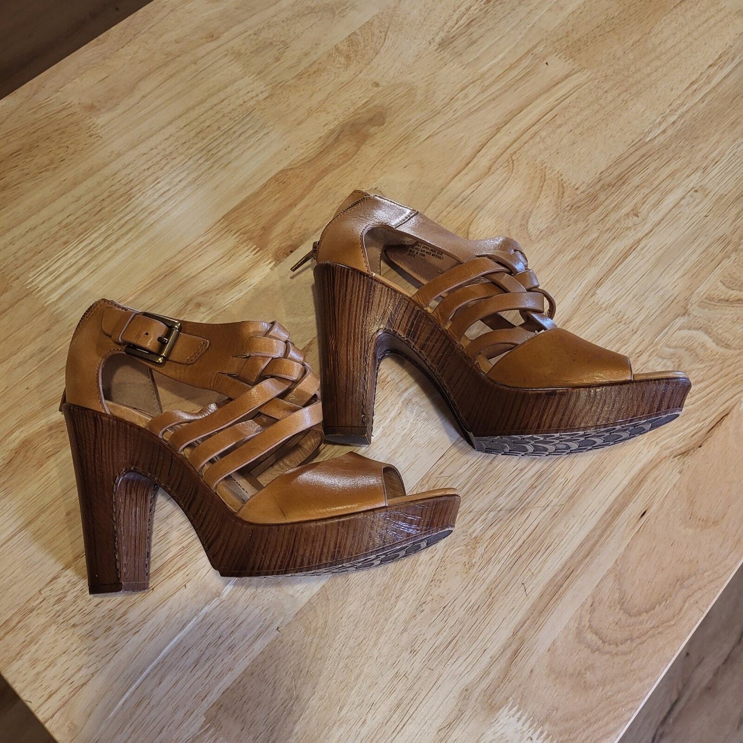 Sofft Beige Strappy Leather Platform Heel 7.5