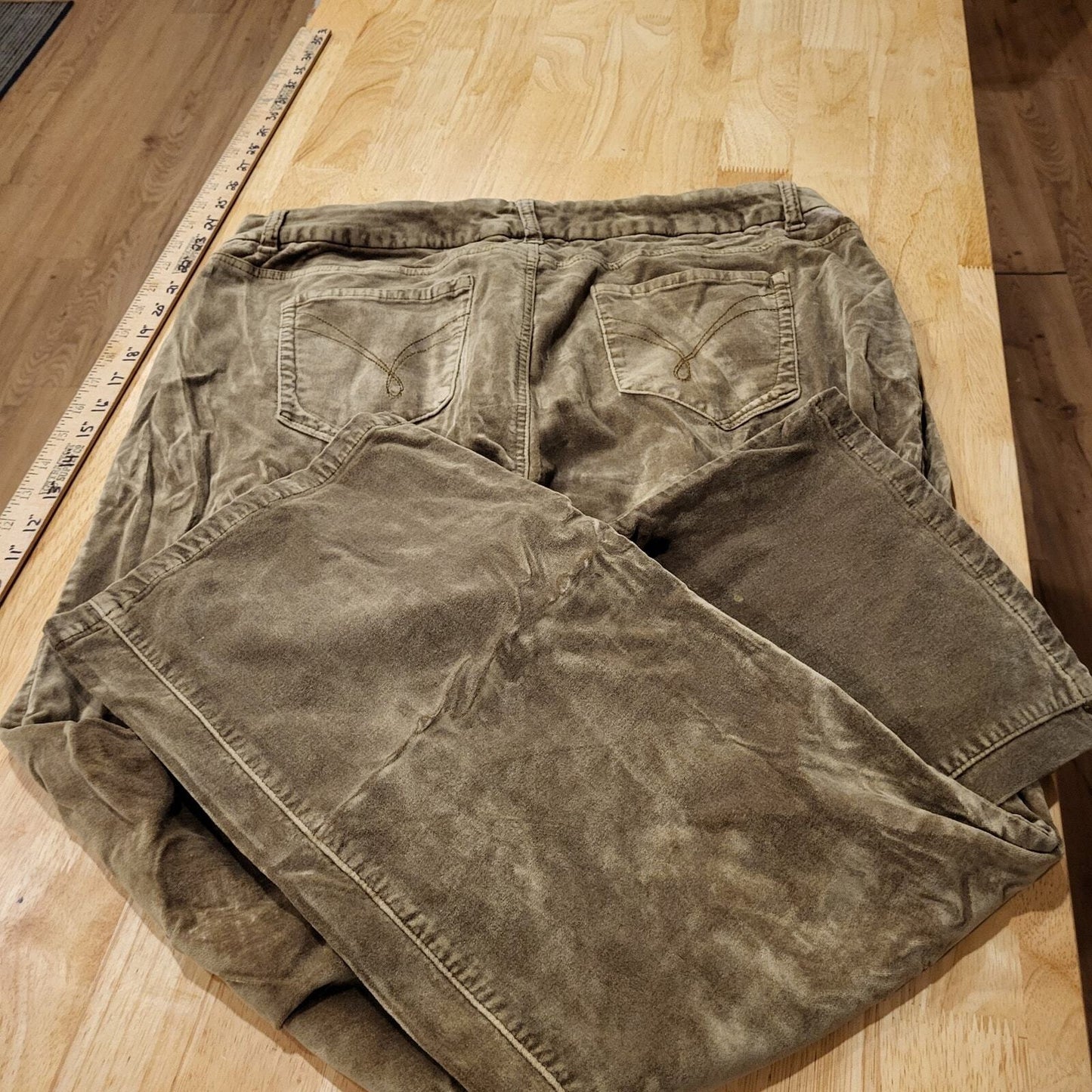Vanezia Camel Soft Cotton Blend Velvet Straight Leg Pants SZ. 16 29" Inseam