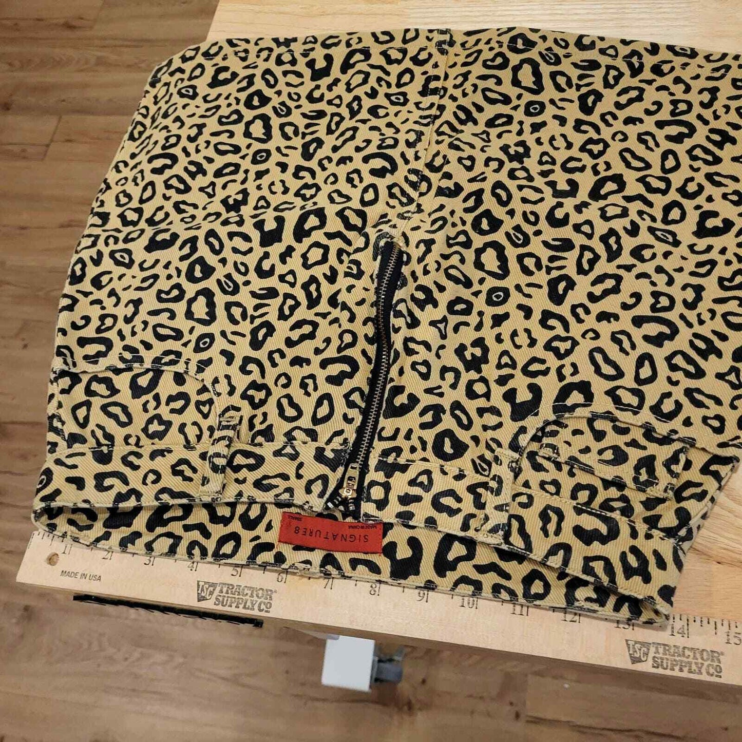 Signature 8 size small brown leopard print denim mini skirt exposed zipper