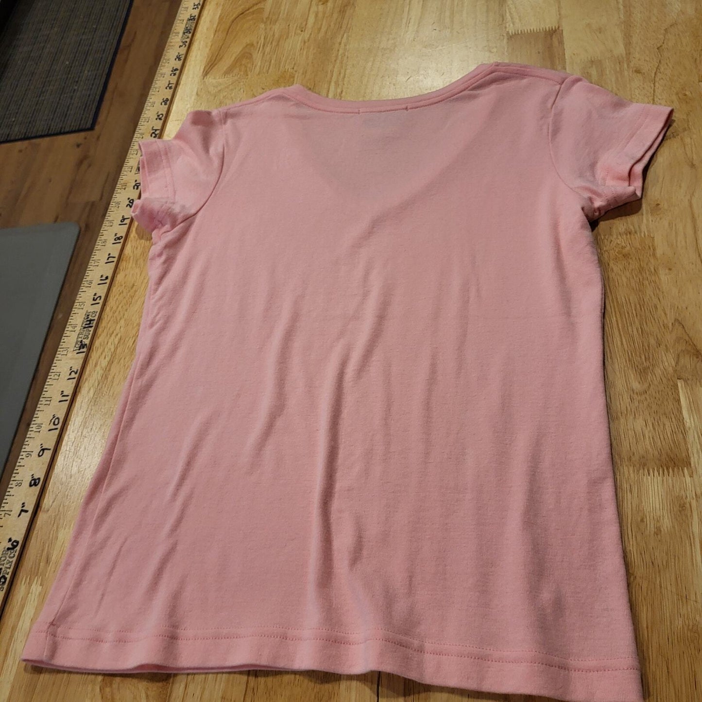 Lilly Pulitzer pink v-neck 100% cotton Jersey t-shirt small