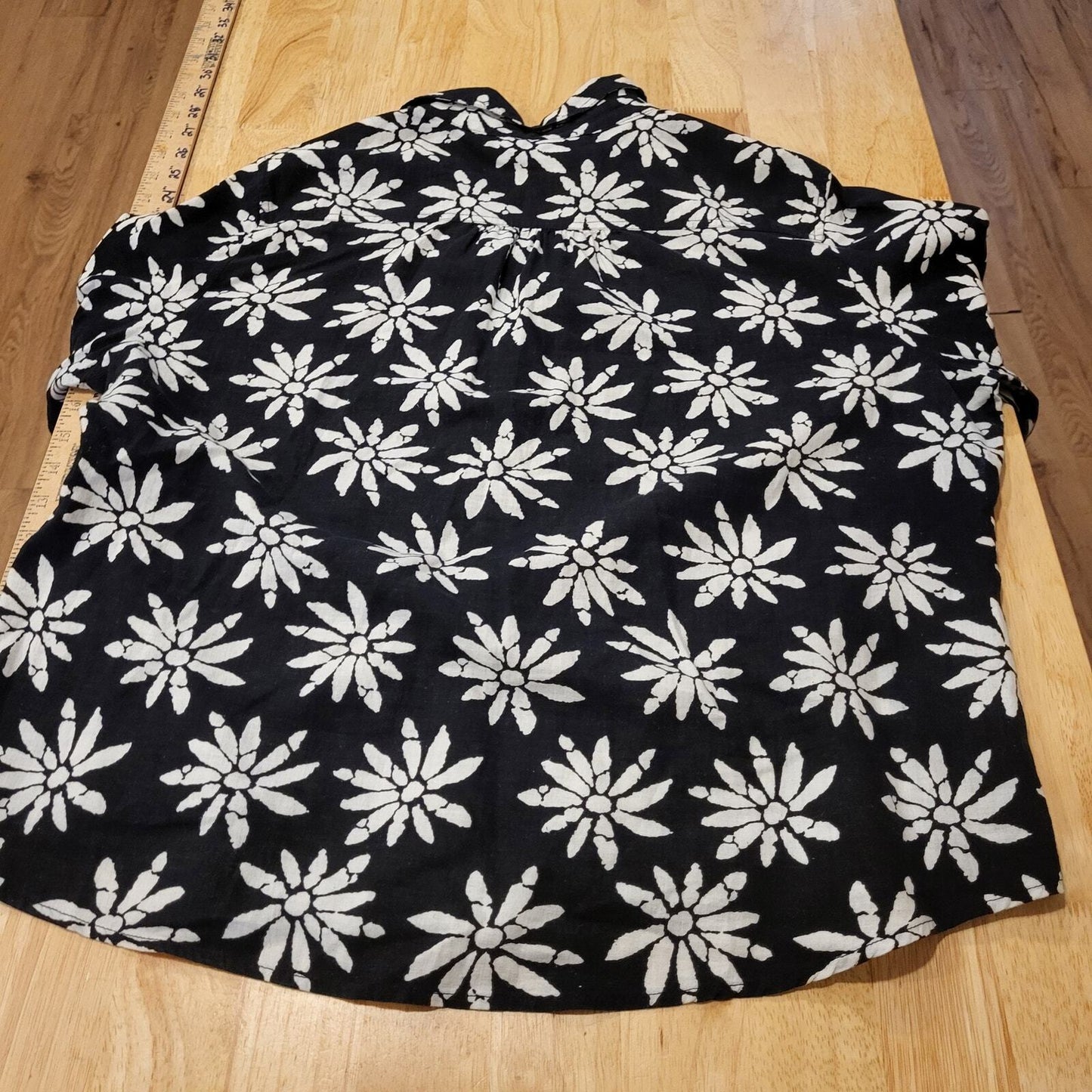 Cathy Daniels Linen Blend Black Short Sleeve Daisy Print Button Front XL