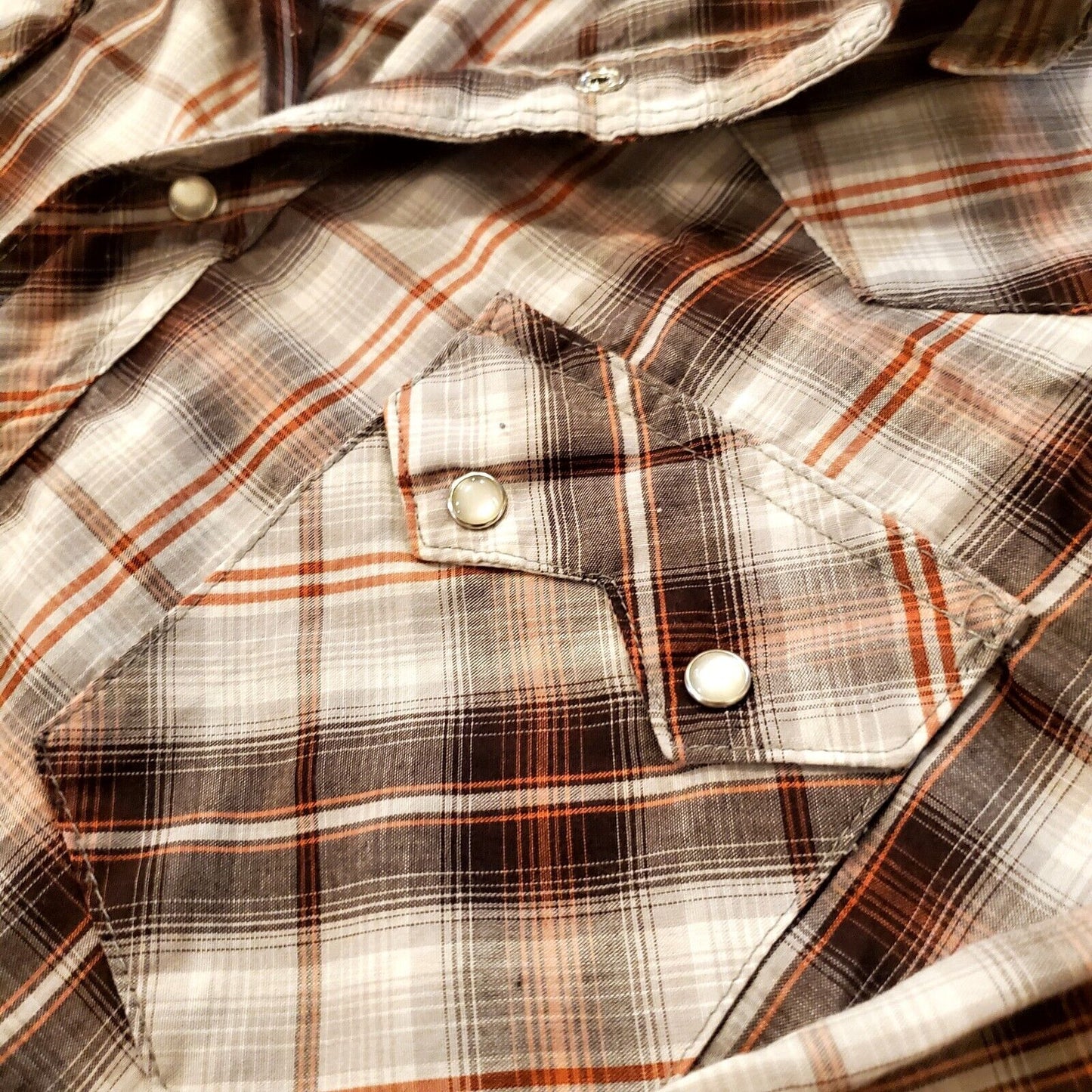 Vintage Wrangler Pearl Snap Medium Long Sleeve Button Down Brown Plaid 26" P2P