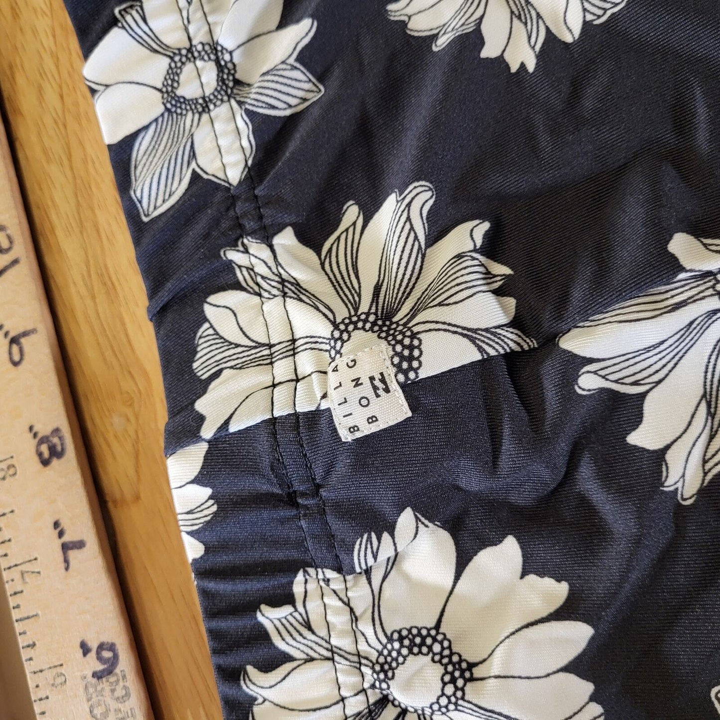 New with tag Billabong Daisy print black and white elastic waist bell bottom L