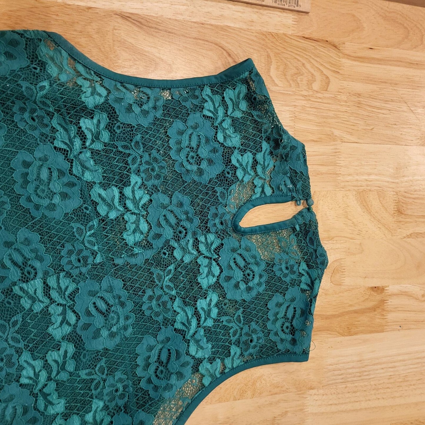 Green Lace Mock Turtle Neck Keyhole Back Knee Length A line Dress
