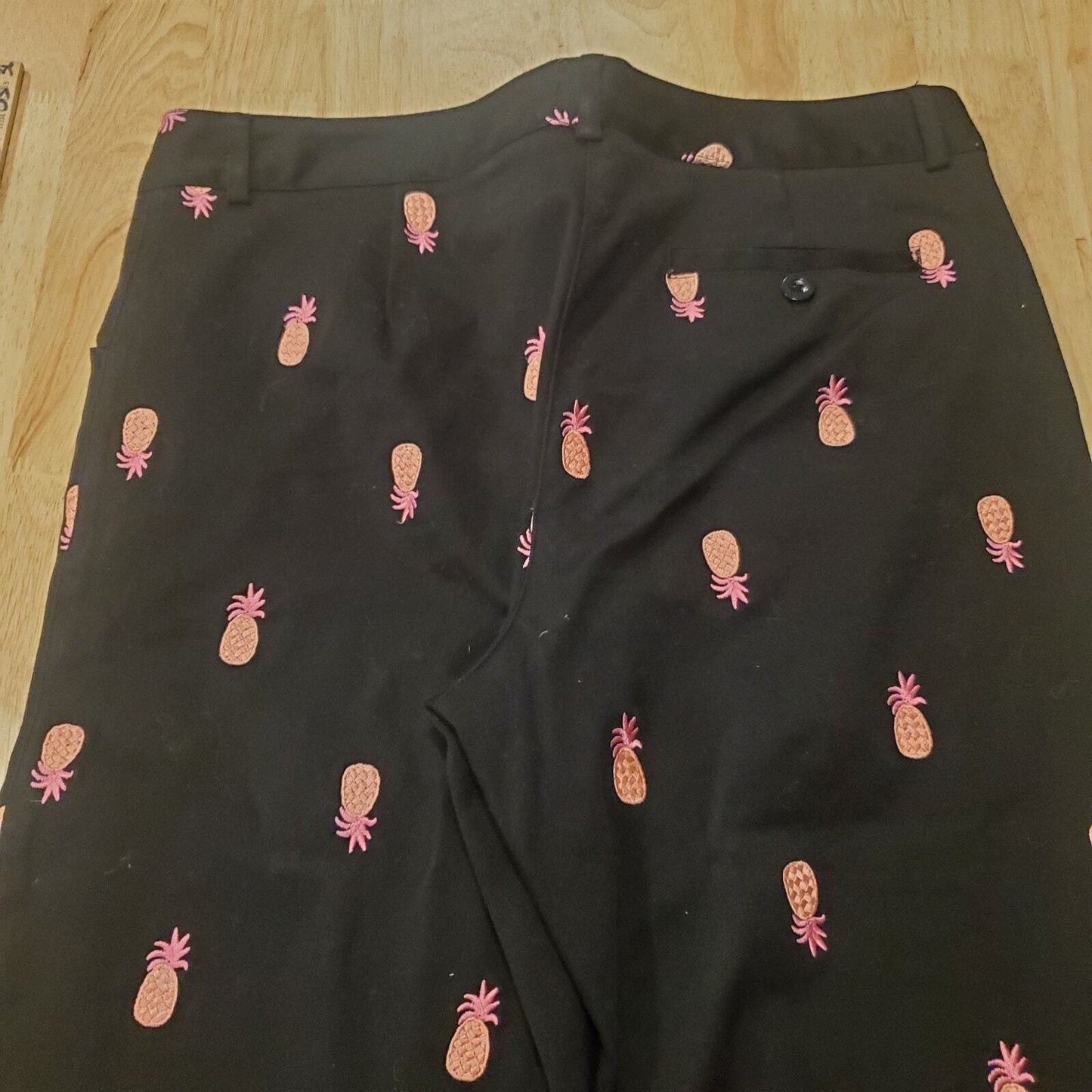 Lilly Pulitzer Black Ankle Pants Pineapple Detail 32" Waist