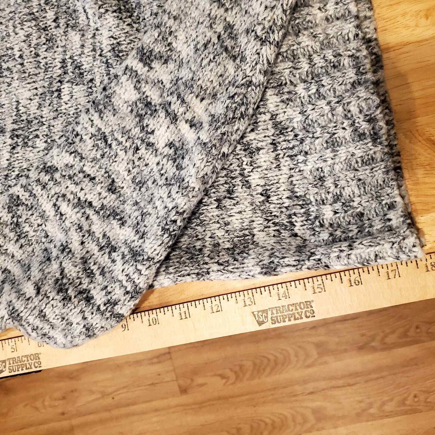 QED LONDON Stand Shoulder Crop Knit Small Grey 18" Pit-pit 18" Shoulder to pit