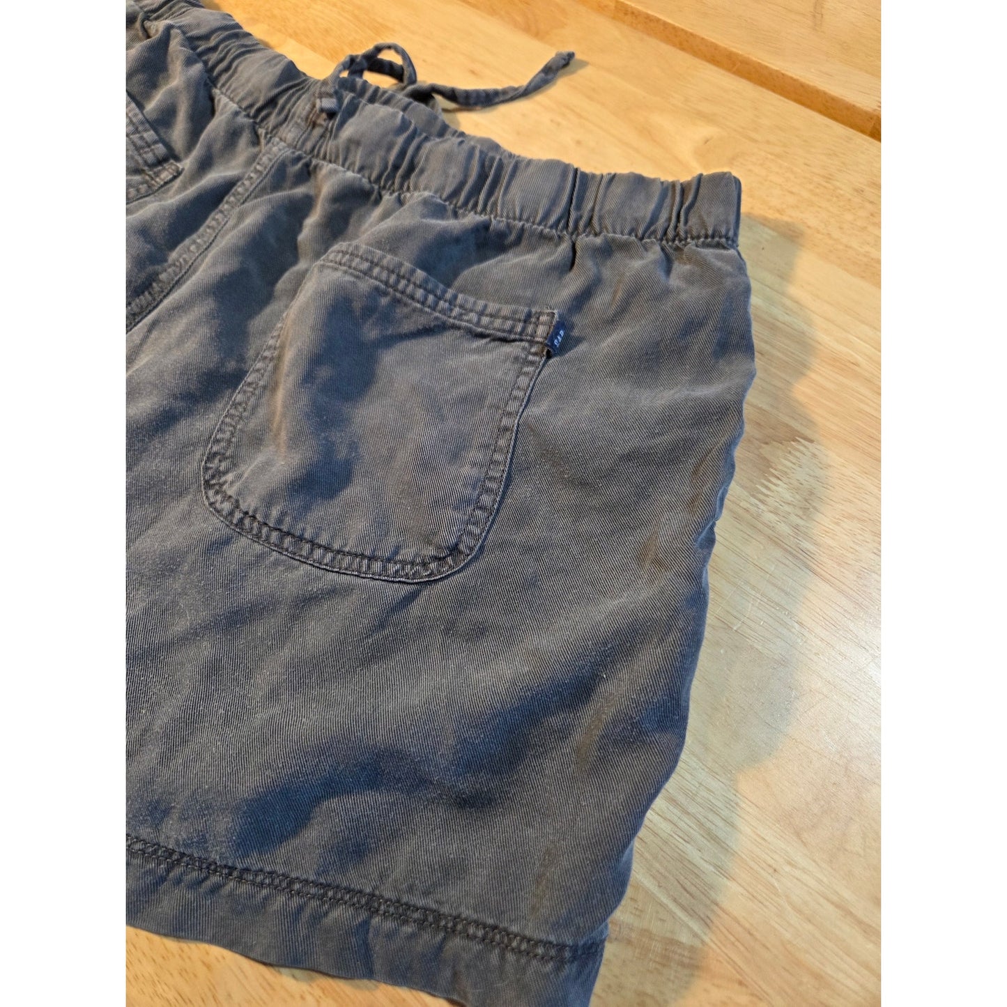 Gap size extra large gray soft flowy elastic waist tie front shorts pockets