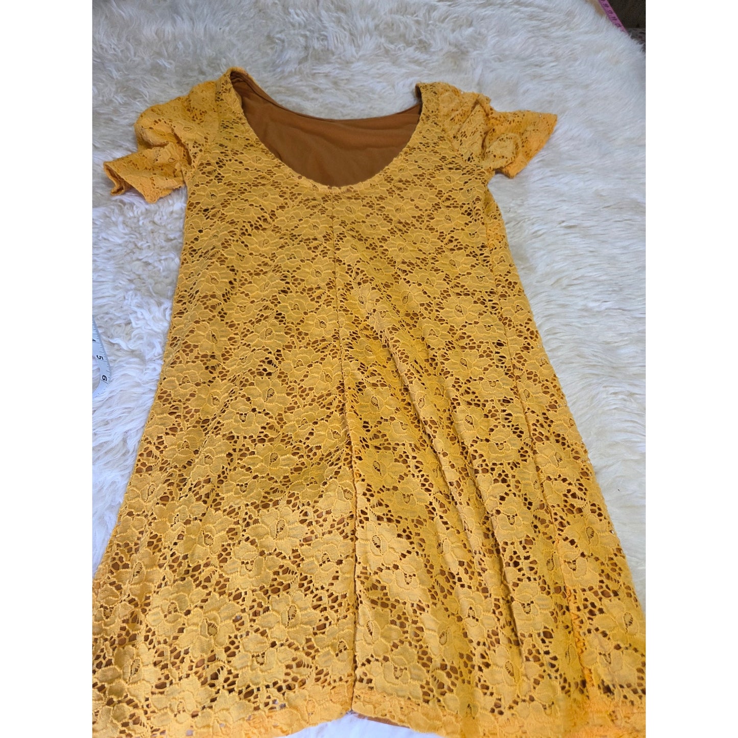 Yellow Daisy Crocheted Bodycon Mini Dress Stretch Plunge Back Cap 1/4 Sleeve