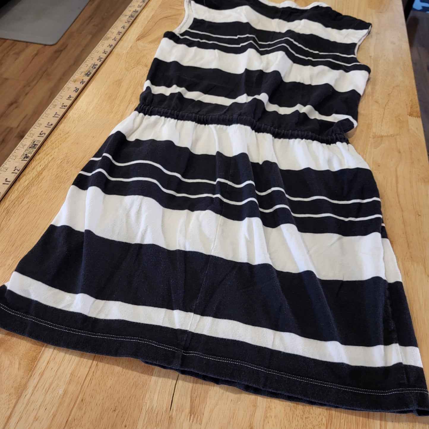 Gap Black & White Striped Sleeveless Jersey Knit Knee Length Dress Pockets