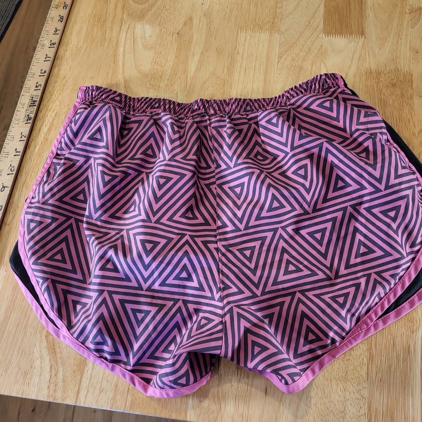 Nike Dri-Fit Pink Geometric Print Short Athletic Size Medium
