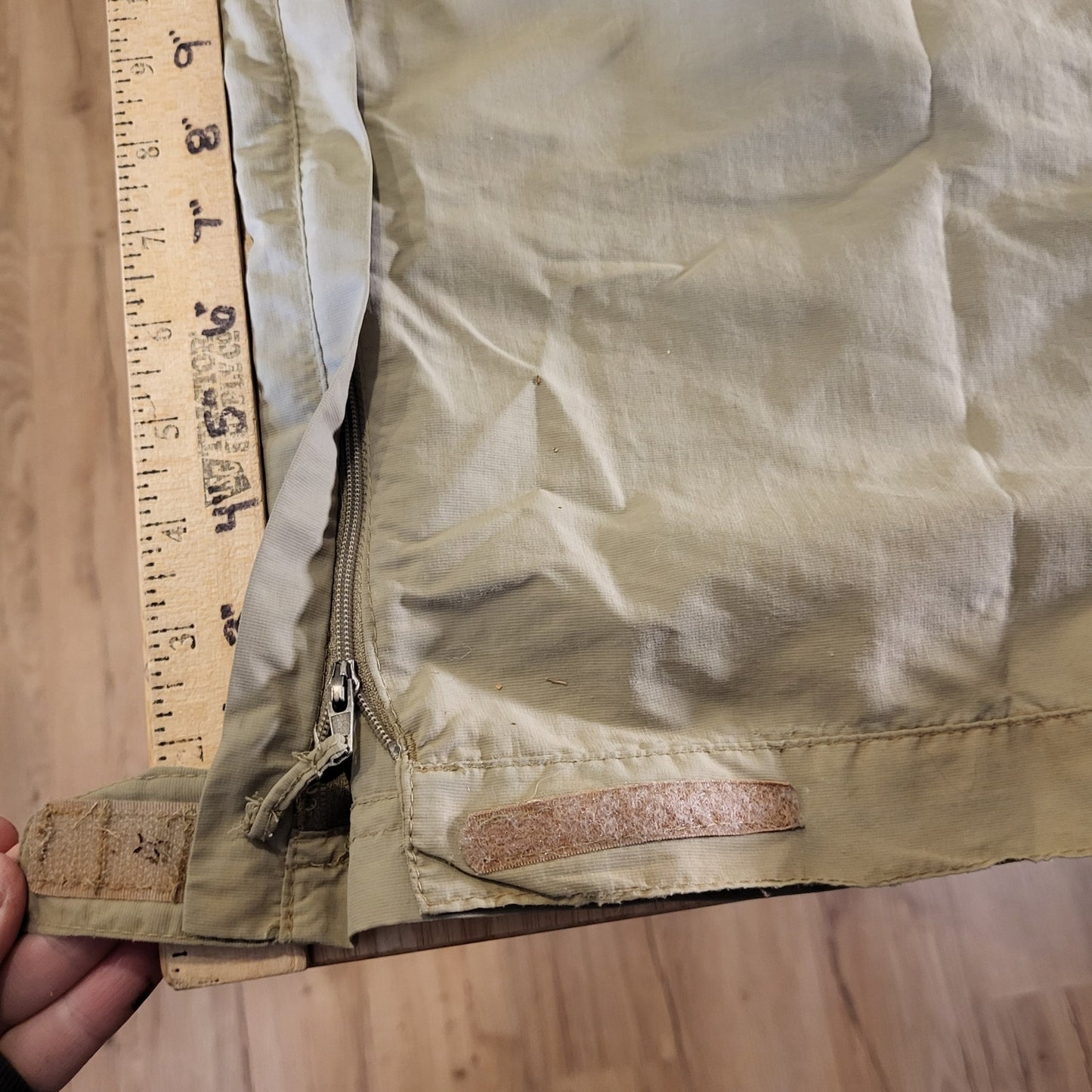 REI 14 Petite Khaki Nylon Convertible Pants Zip Pocket Belted 32" Waist