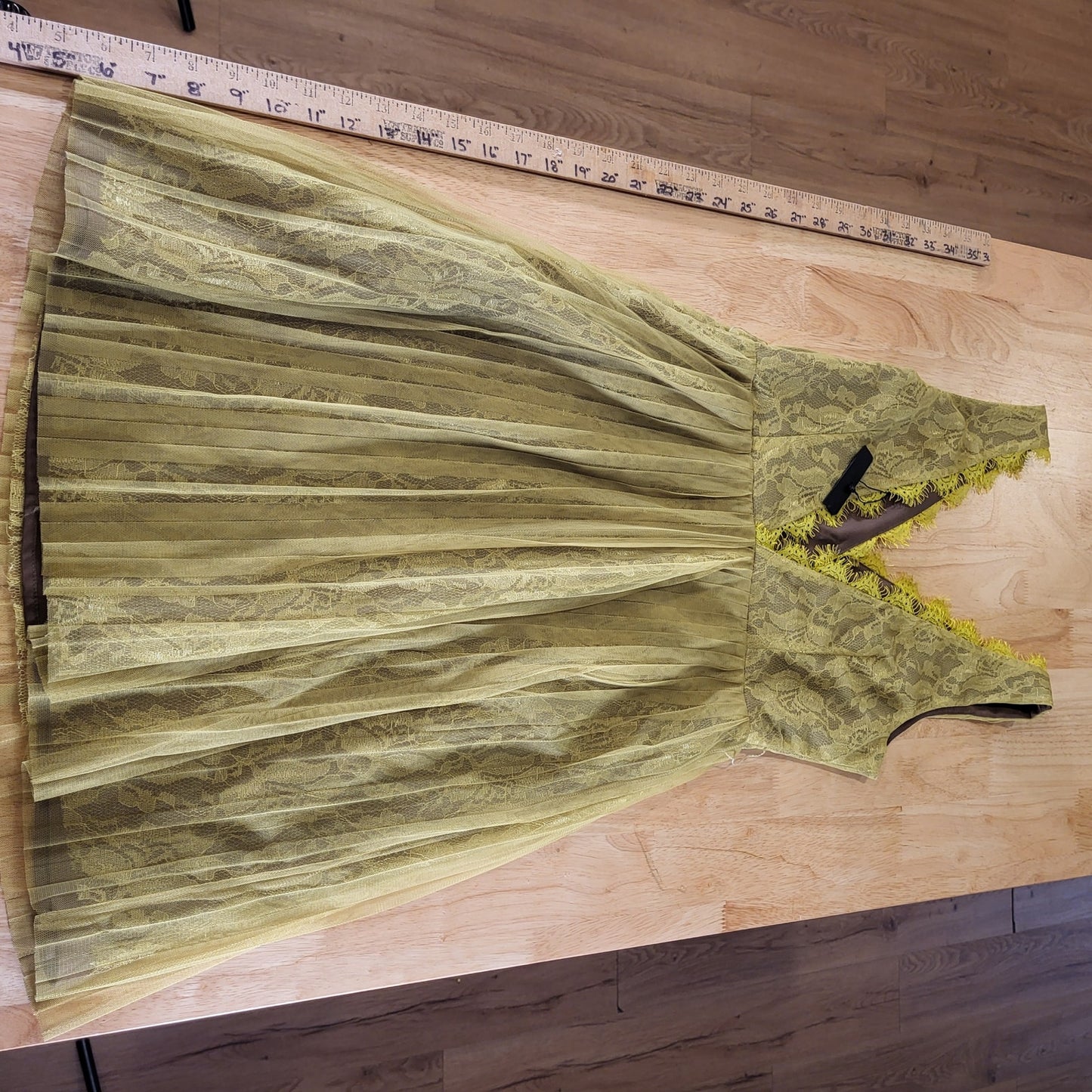 Ryu Anthropologie Green Lace Sleeveless Mini Dress V-neckline Lined 26" Waist S