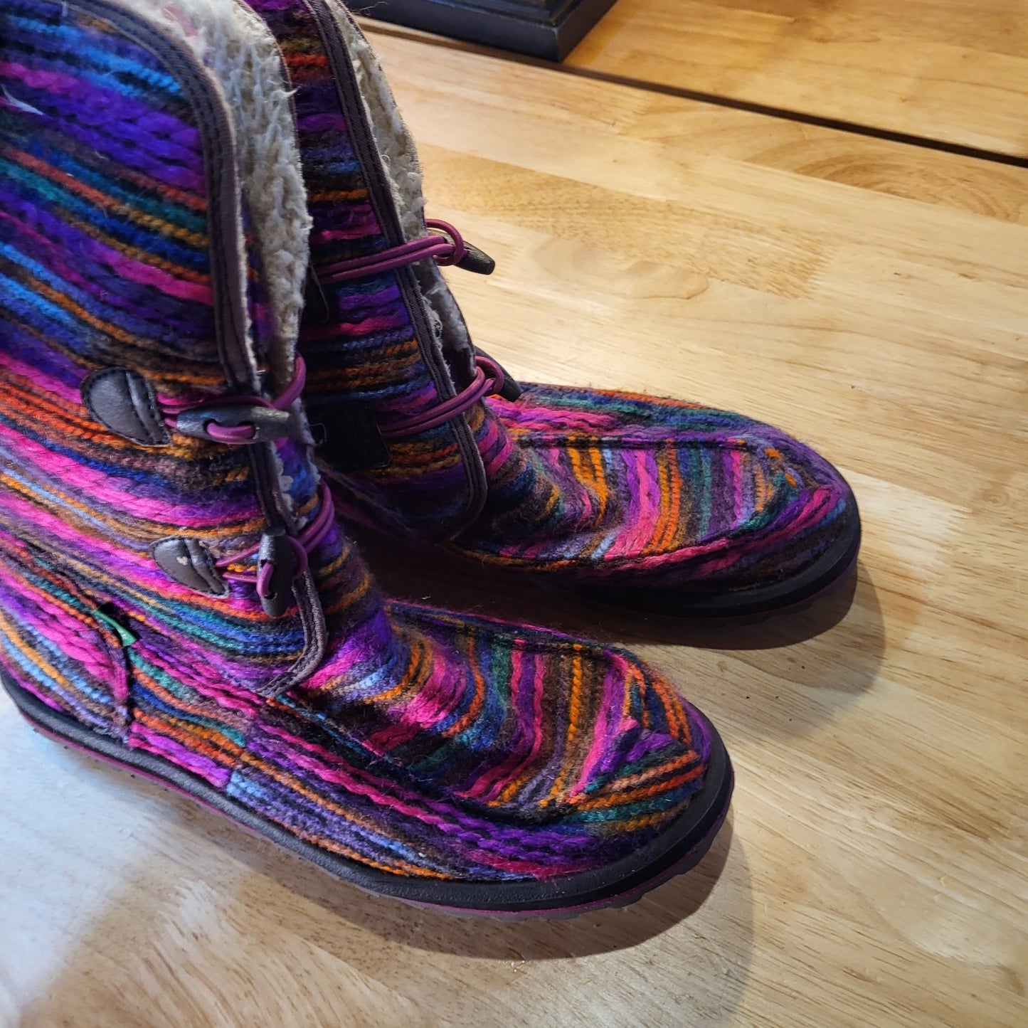 Sanuk Horizon Colorful Yarn Mid-Height Faux Shearling Boots Yoga Mat Sole 9