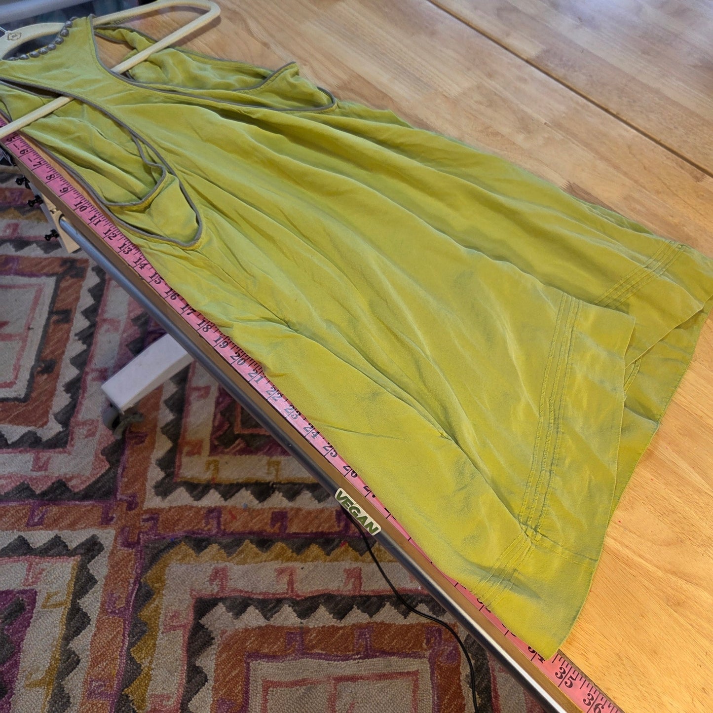 Bcbgmaxazria chartreuse neon green silk sleeveless tank dress embroidered med