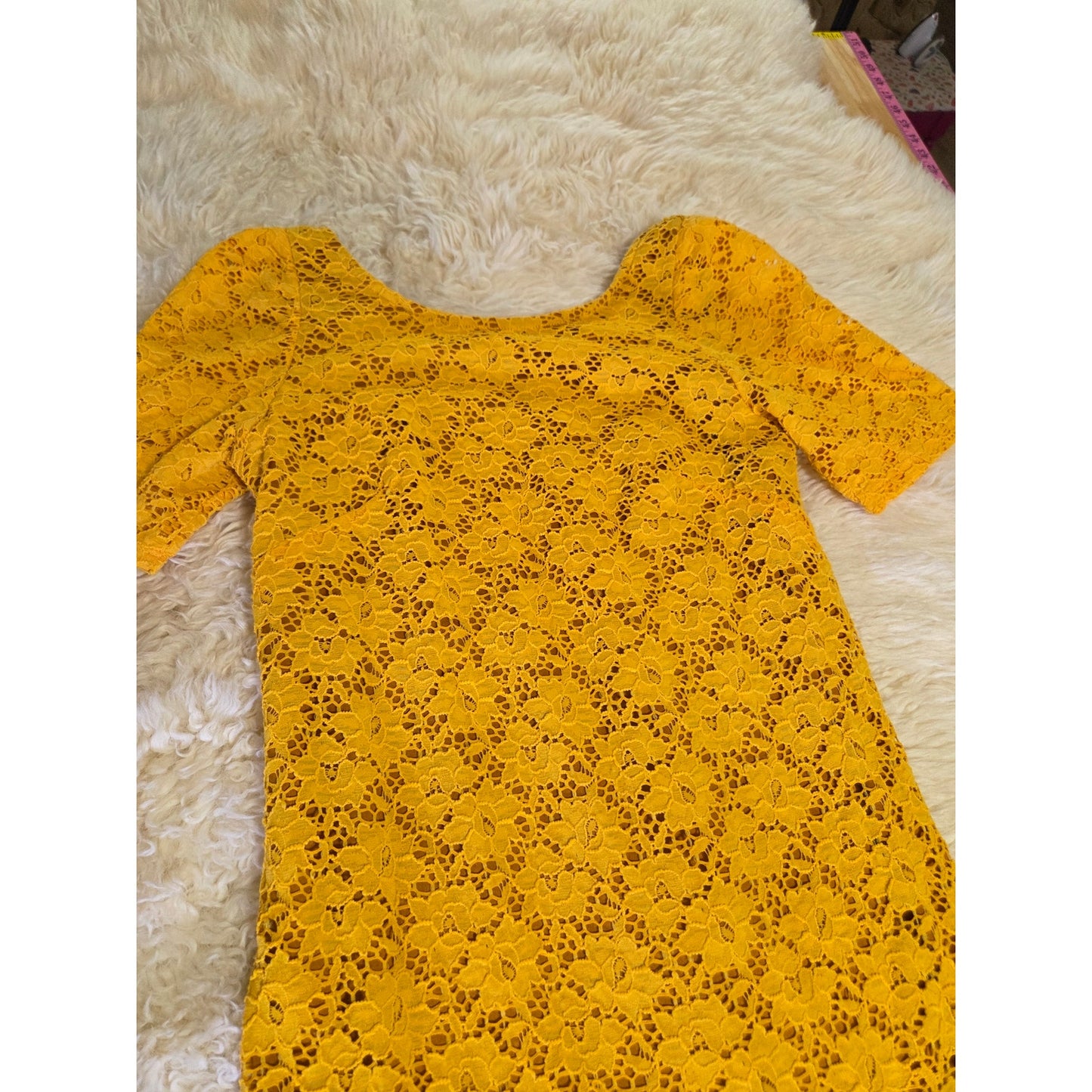 Yellow Daisy Crocheted Bodycon Mini Dress Stretch Plunge Back Cap 1/4 Sleeve