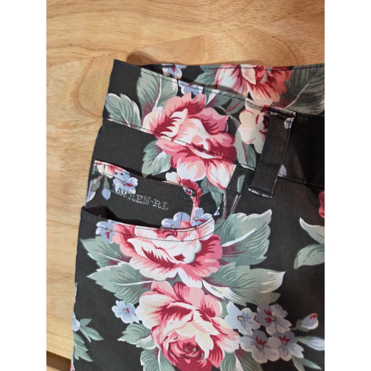 Lauren by Ralph Lauren size 12 pink and black floral cropped straight leg jeans