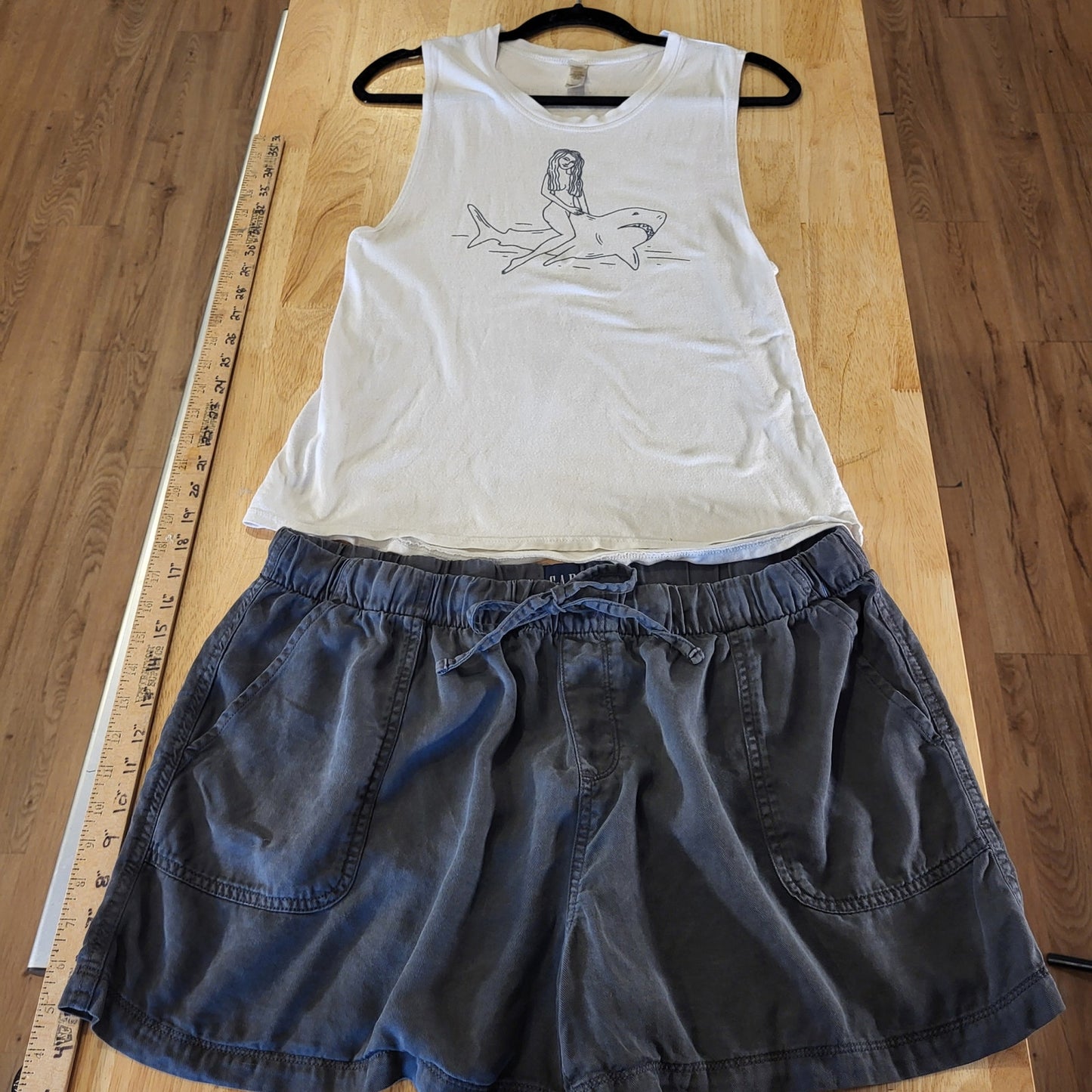 Gap Slinky Gray Elastic Waist Shorts Pockets XL 36" Waist