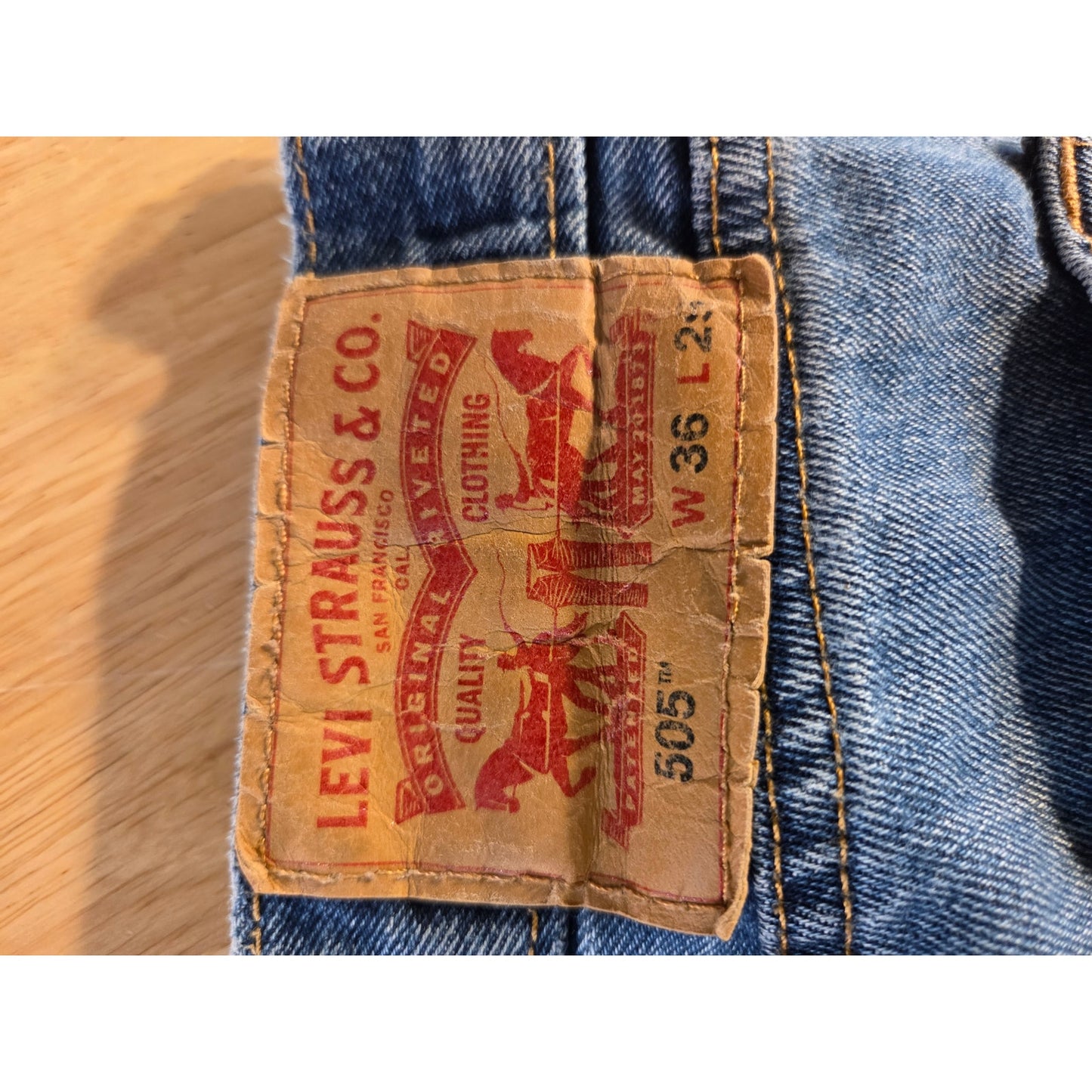 Levi's 505 36 x 29 Medium Wash Denim Classic Jeans