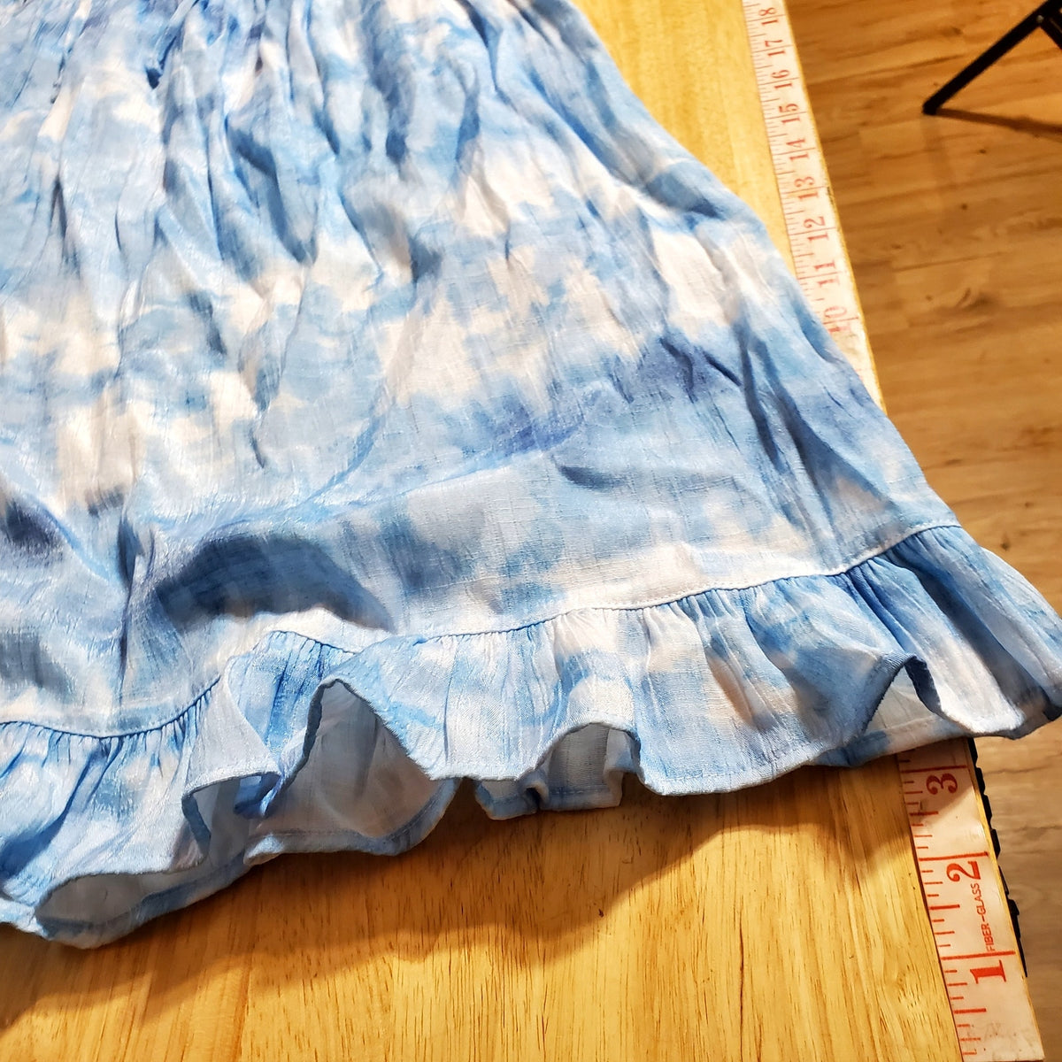 Absolutely Famous sleeveless ruffle sleeve cap blue cloud print elastic gather L