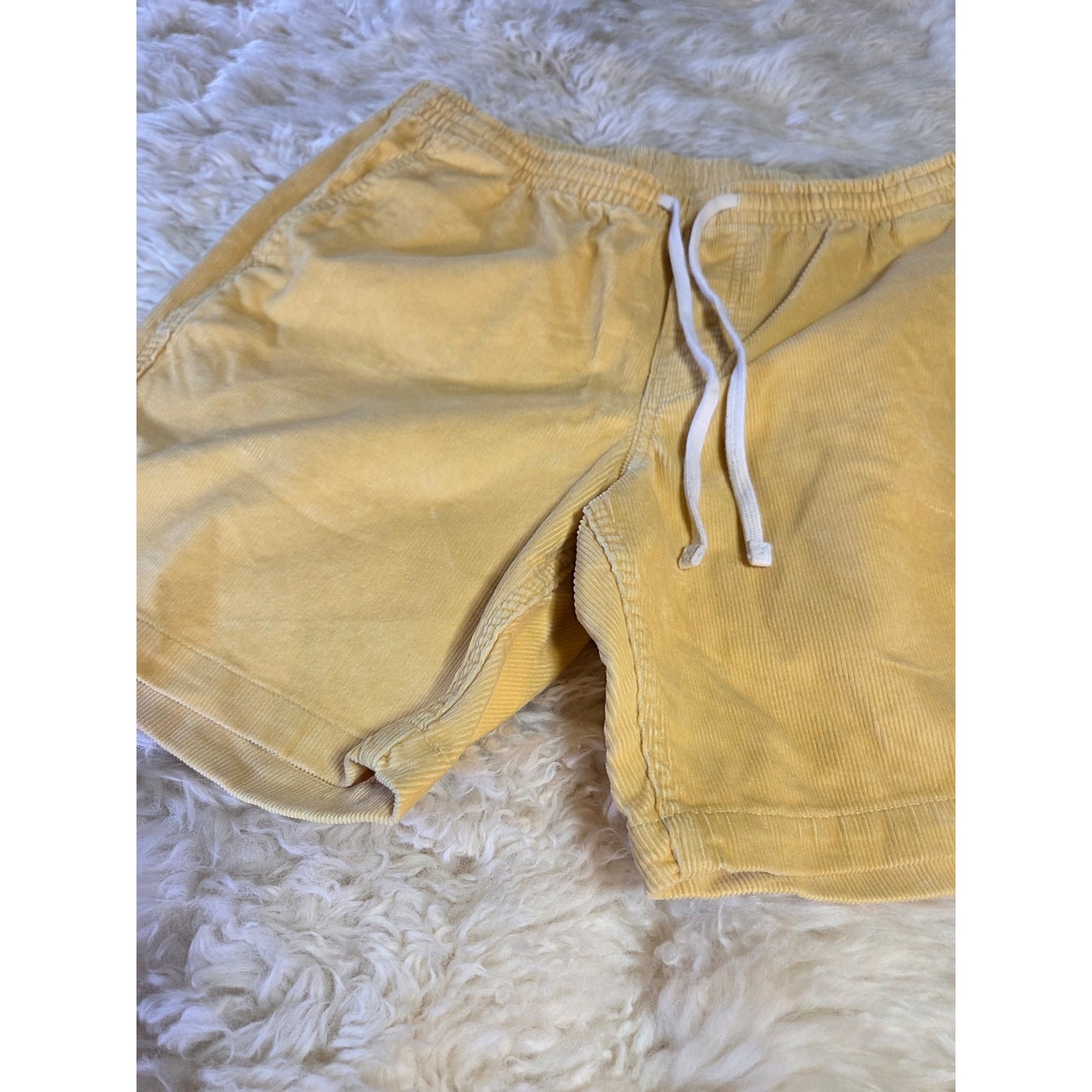 Land's End Size Medium Butter yellow Corduroy Elastic Waist Shorts