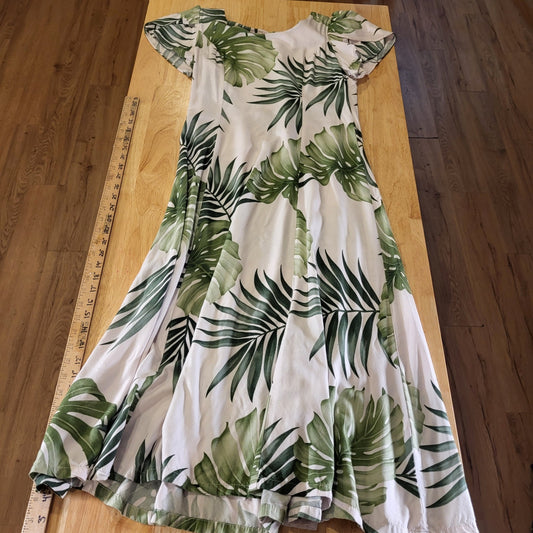 Hilo Hattie Vintage Made In Hawaii Rayon Botanical Print 17" P2P Medium
