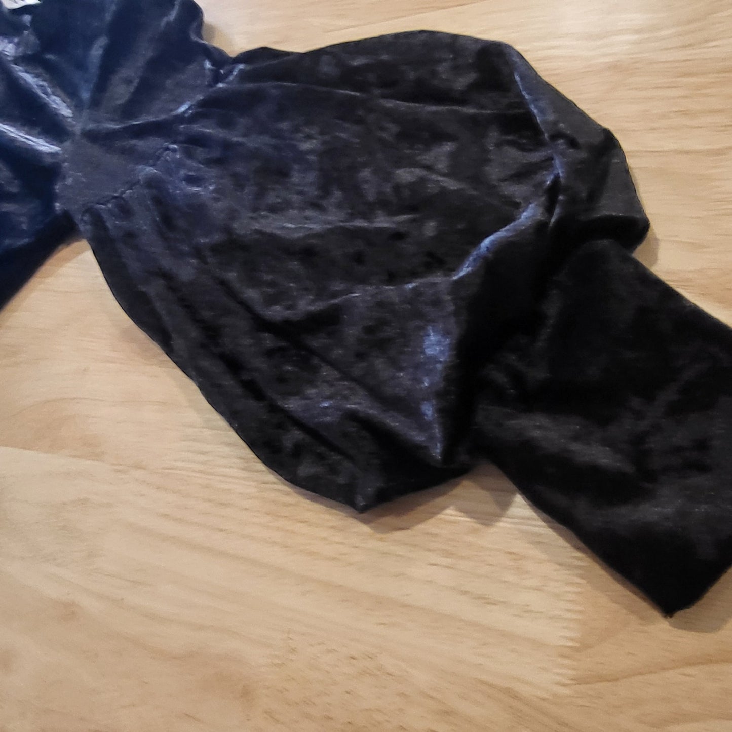 C Christian Los Angeles Black Velvet Mini Cold Shoulder Puff Sleeve 17" P2P