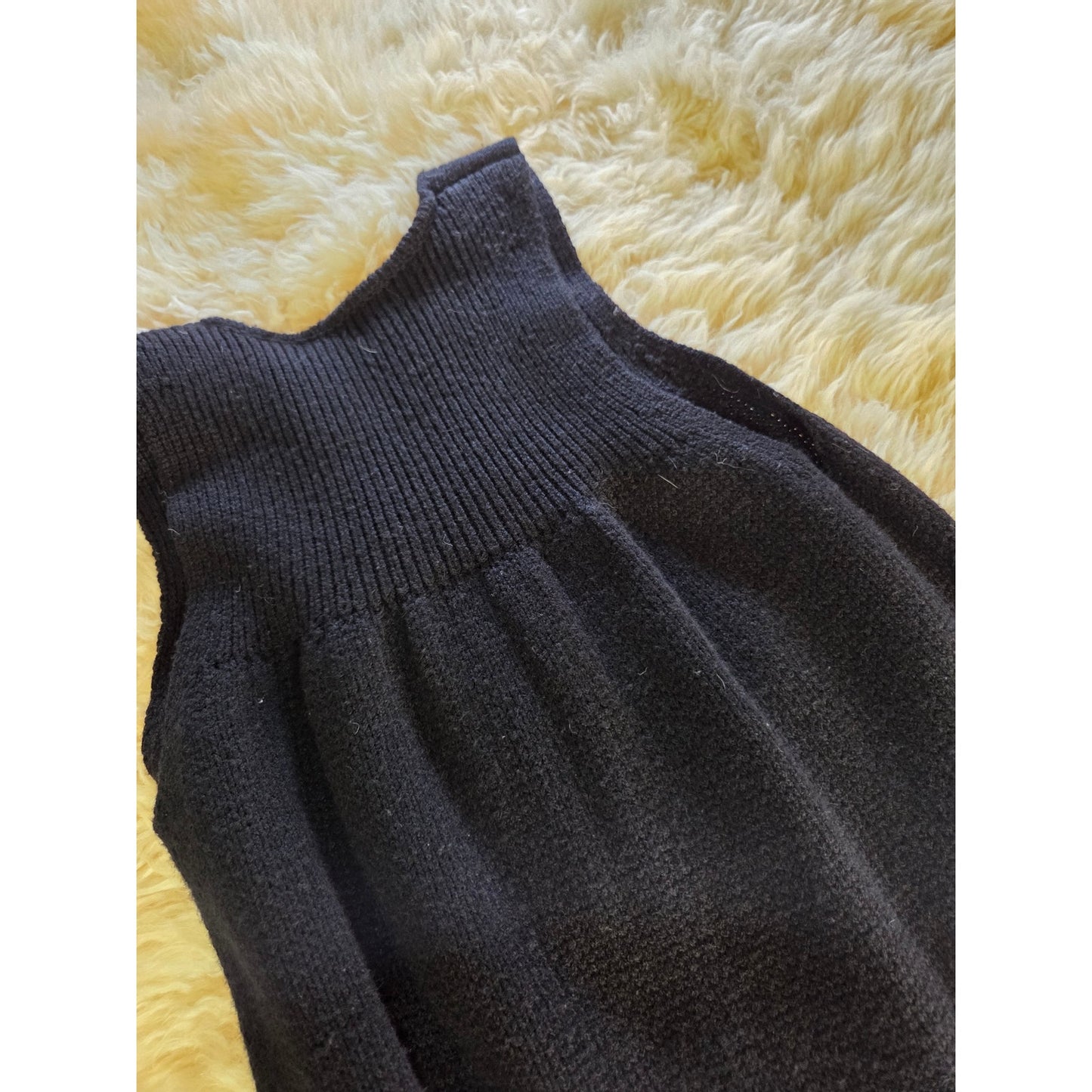 Vince black sweater knit tank dress pocket front Size Small Mini V-neck