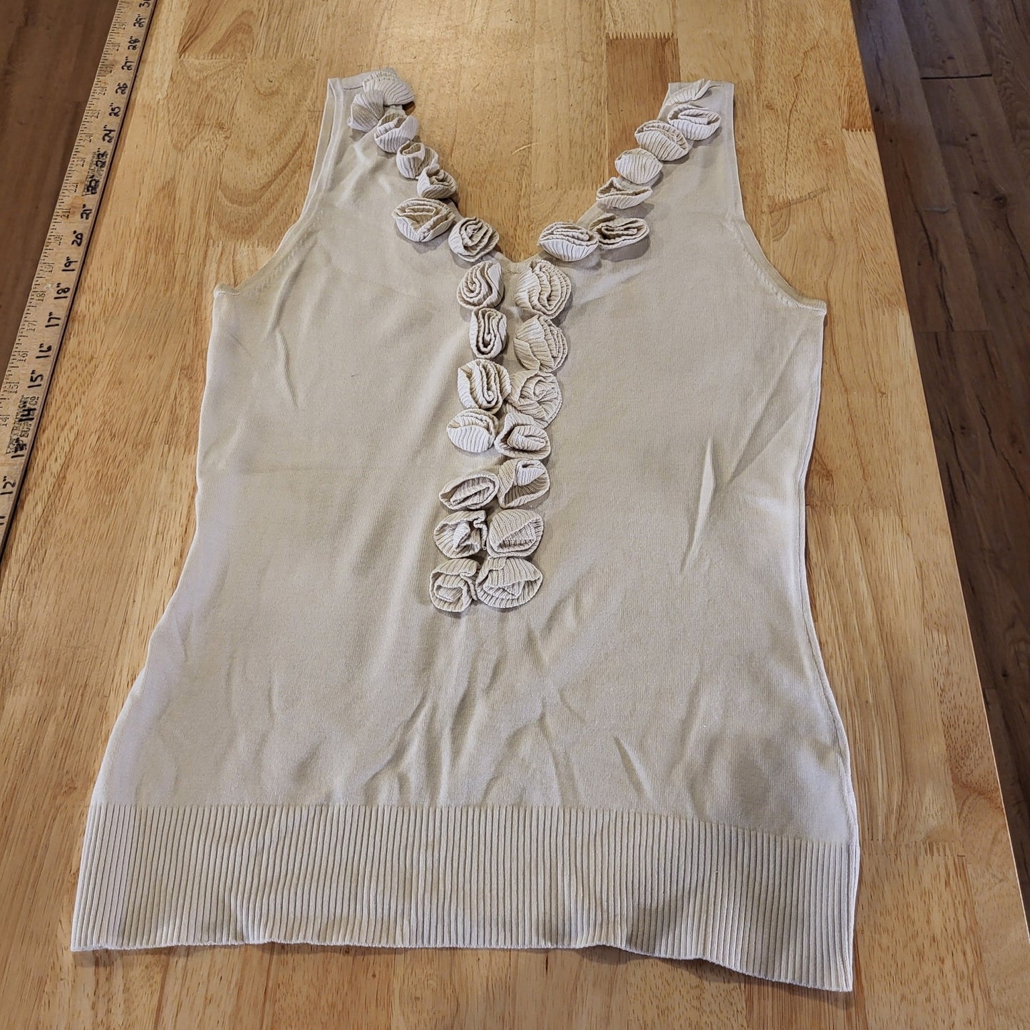 White House Black Market Knit V Neck Sleeveless Sweater Rose Detail Cotton Small