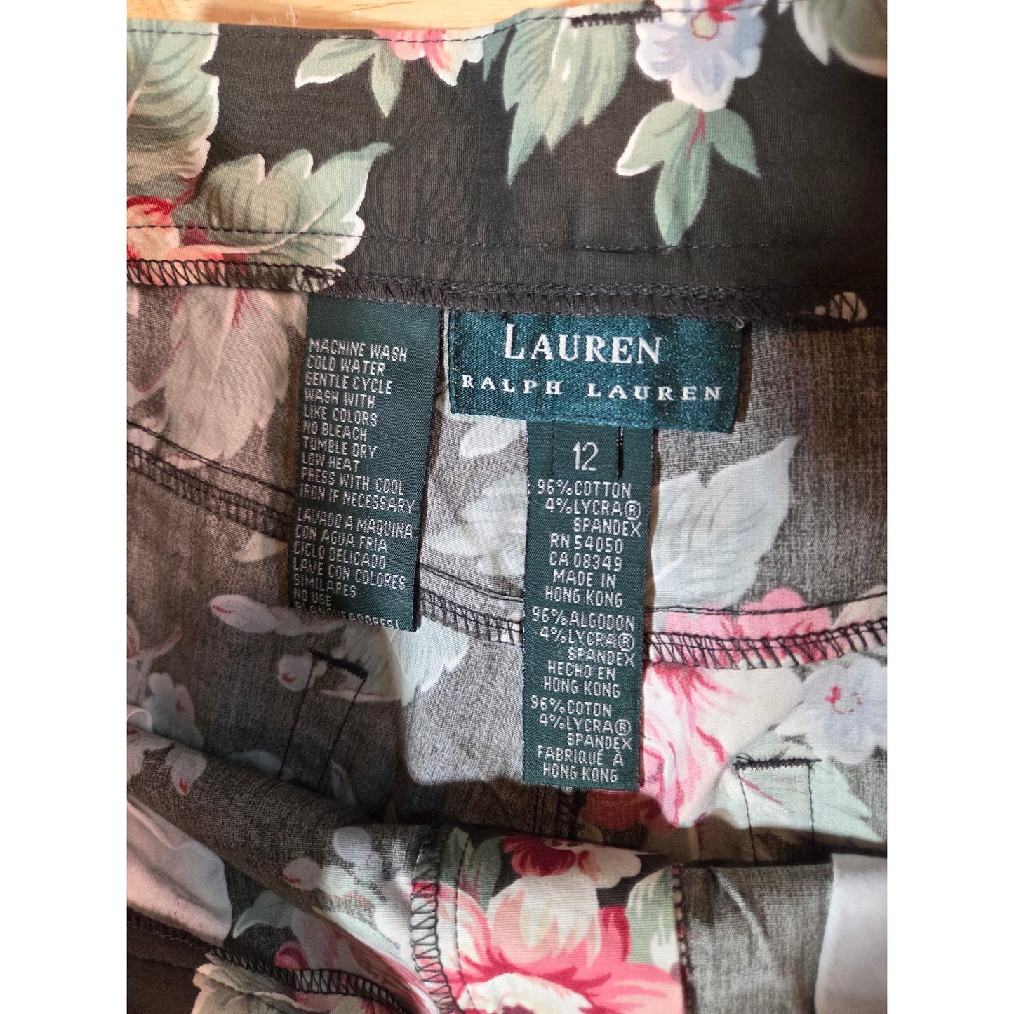 Lauren by Ralph Lauren size 12 pink and black floral cropped straight leg jeans