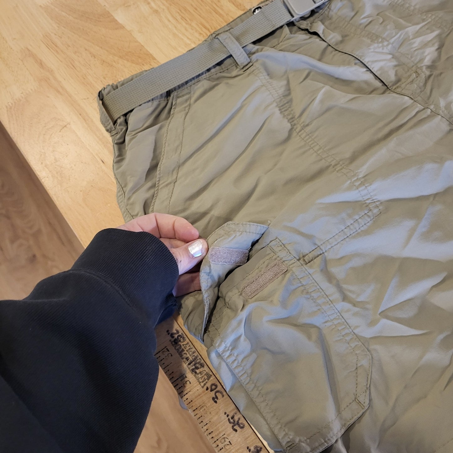 REI 14 Petite Khaki Nylon Convertible Pants Zip Pocket Belted 32" Waist