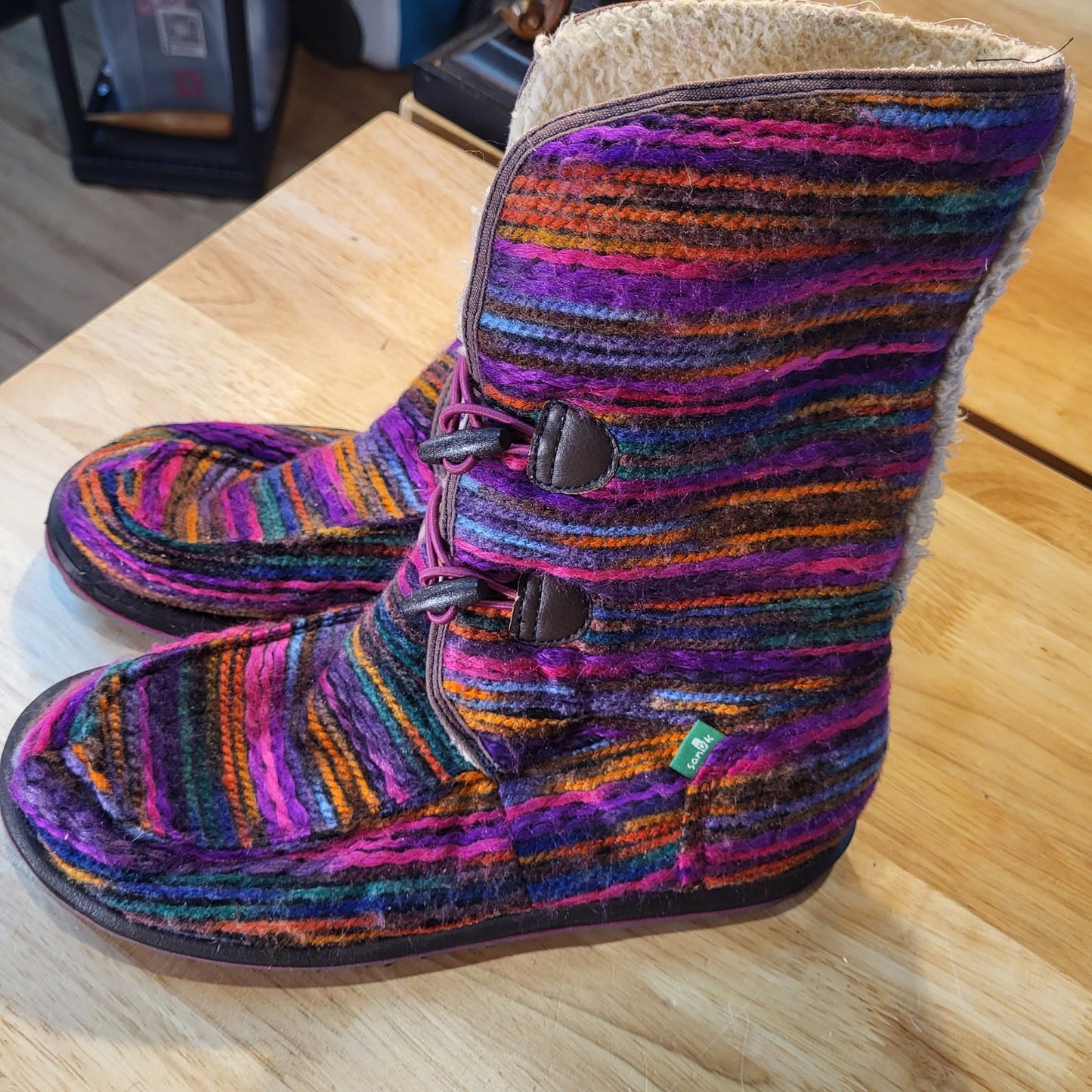 Sanuk Horizon Colorful Yarn Mid-Height Faux Shearling Boots Yoga Mat Sole 9