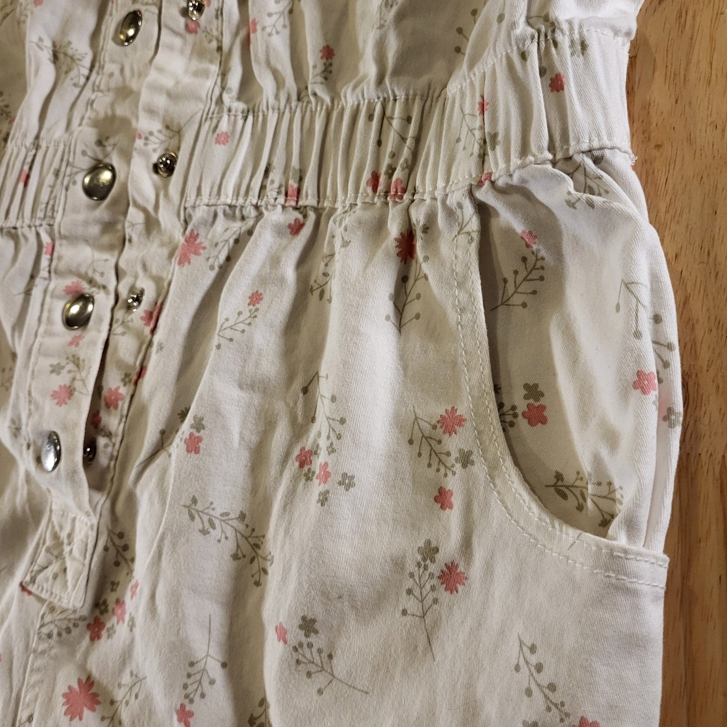 Celebrity Pink White Pink Floral Jumpsuit Shorts Cap Sleeve Collared Snaps  L