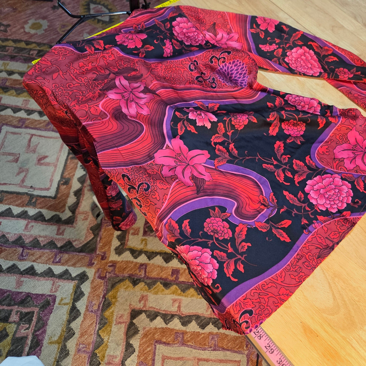 New York City design company 100% silk size large Asian print pink floral blouse