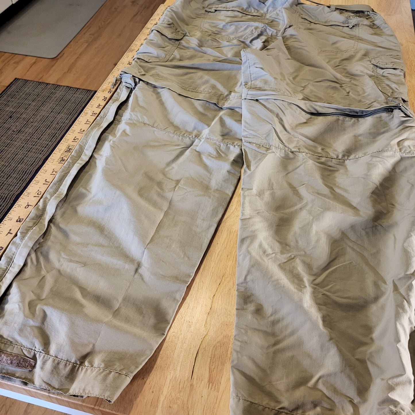REI 14 Petite Khaki Nylon Convertible Pants Zip Pocket Belted 32" Waist