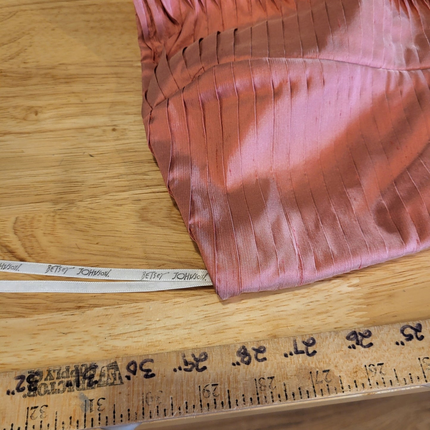 Betsey Johnson Pink Pleated  Pencil Dress Size 12 Crepe Knee Length 19" Pit2Pit