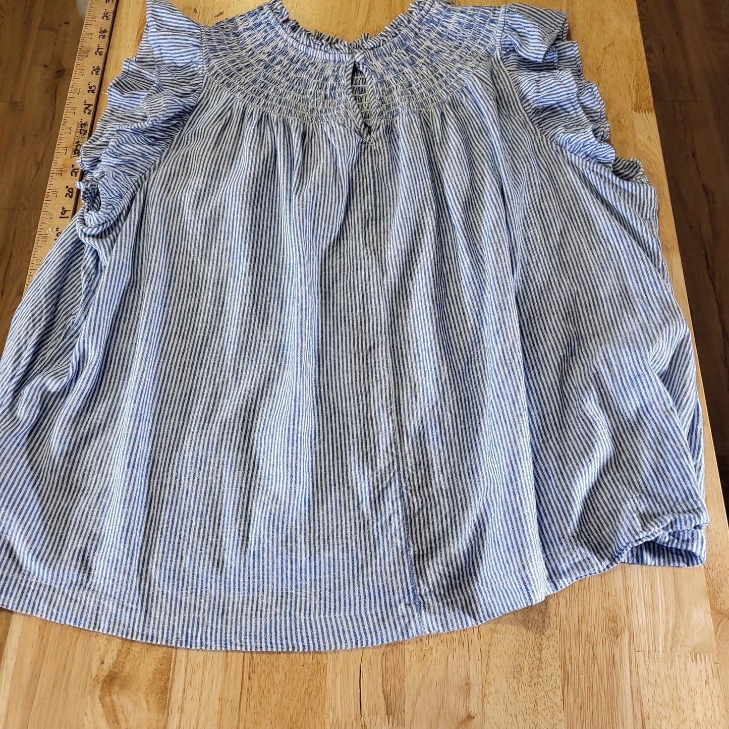 Crown & Ivy XXL Linen Blend Flutter Sleeve Elastic Keyhole Blue Striped