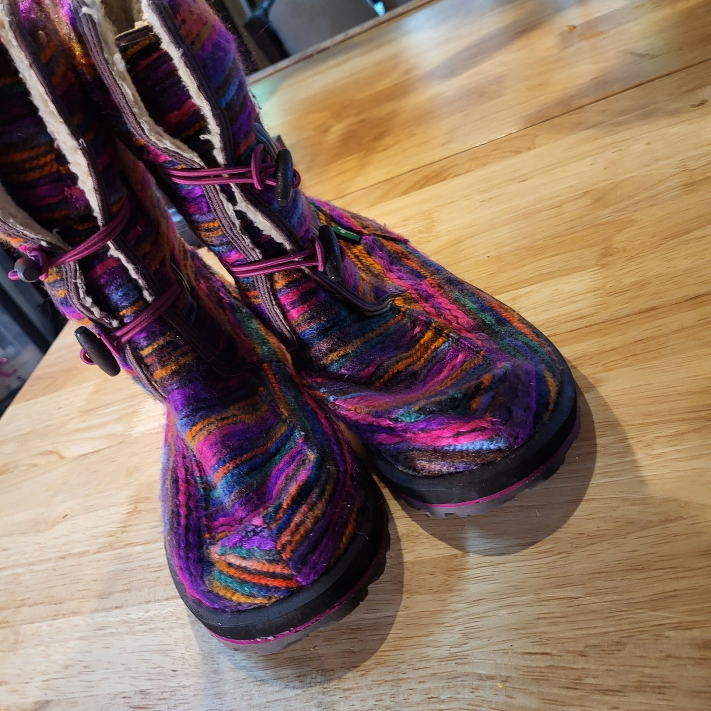 Sanuk Horizon Colorful Yarn Mid-Height Faux Shearling Boots Yoga Mat Sole 9