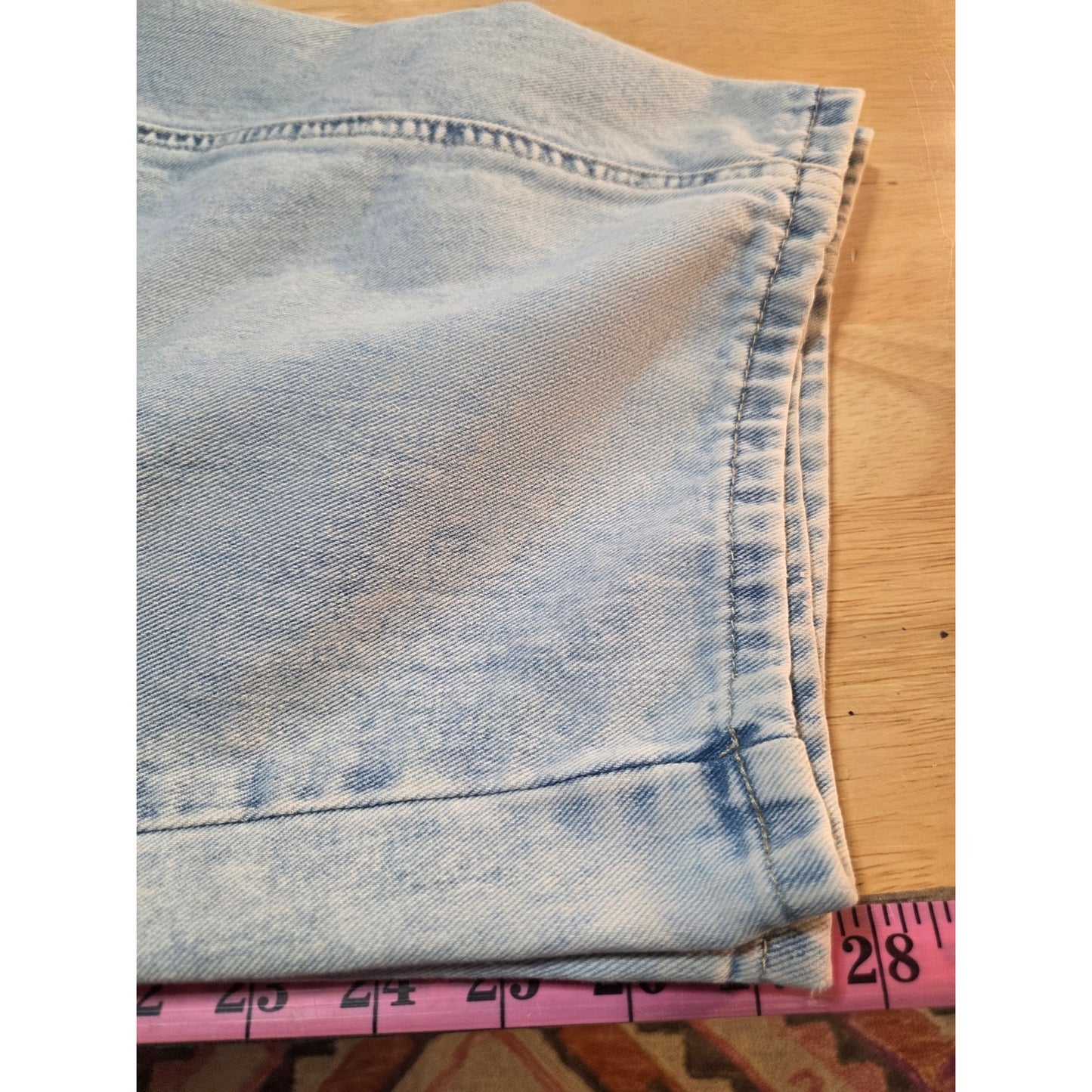 Light acid washed barrel jeans 36-in waist
