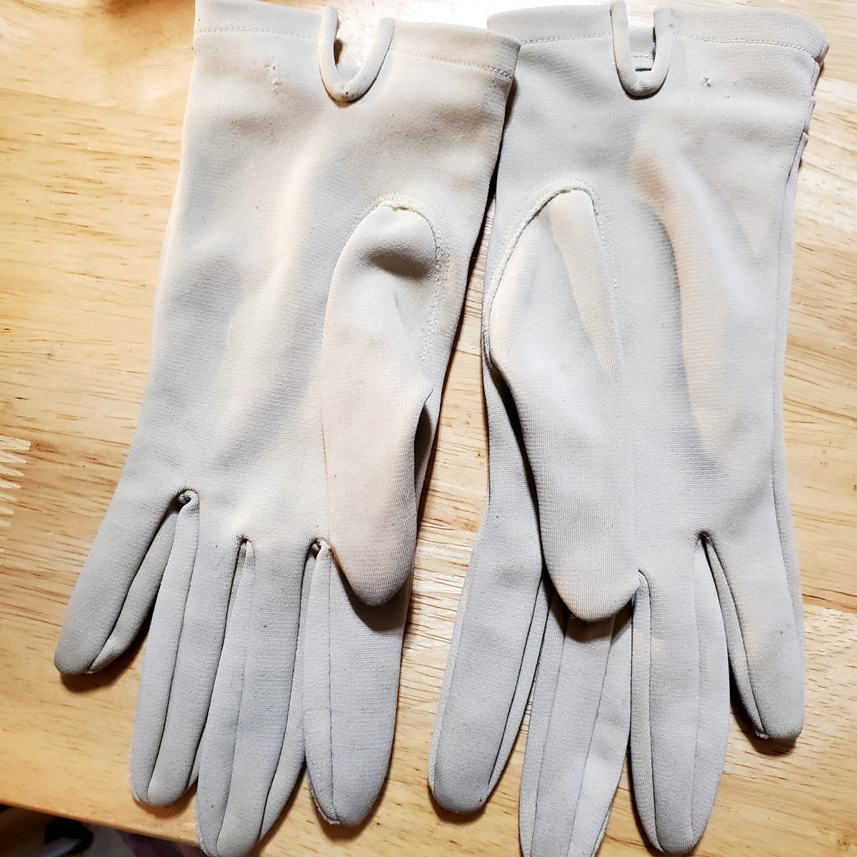 Vintage beige petite gloves 40s 50s small button detail slightly damaged