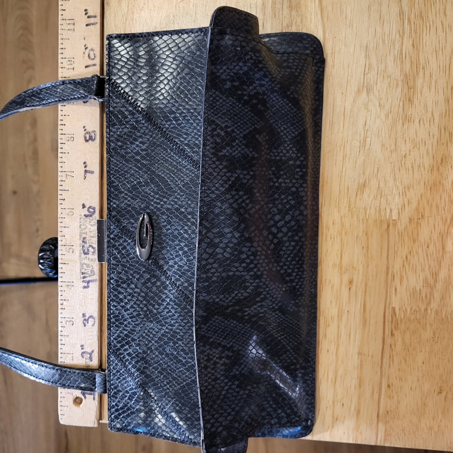 Guess Gunmetal Gray Snake Skin Clutch Shoulder Bag Top Strap & Clasp 10" x 5"