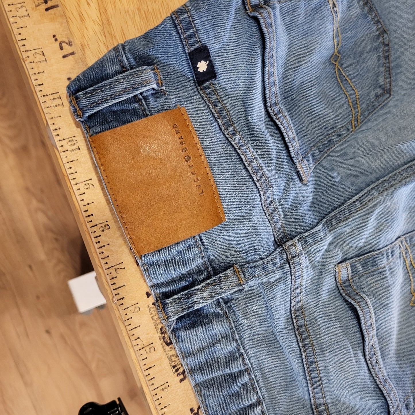 Lucky Brand Classic Straight Adjustable Waist Medium Wash Jeans Size 8
