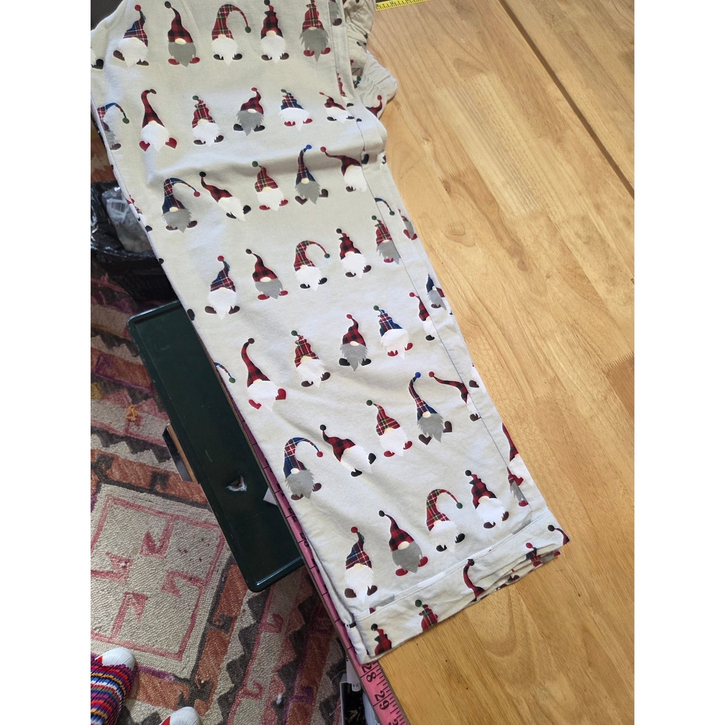 pottery Barn women's size medium gnome flannel gray Christmas pajamas set med.