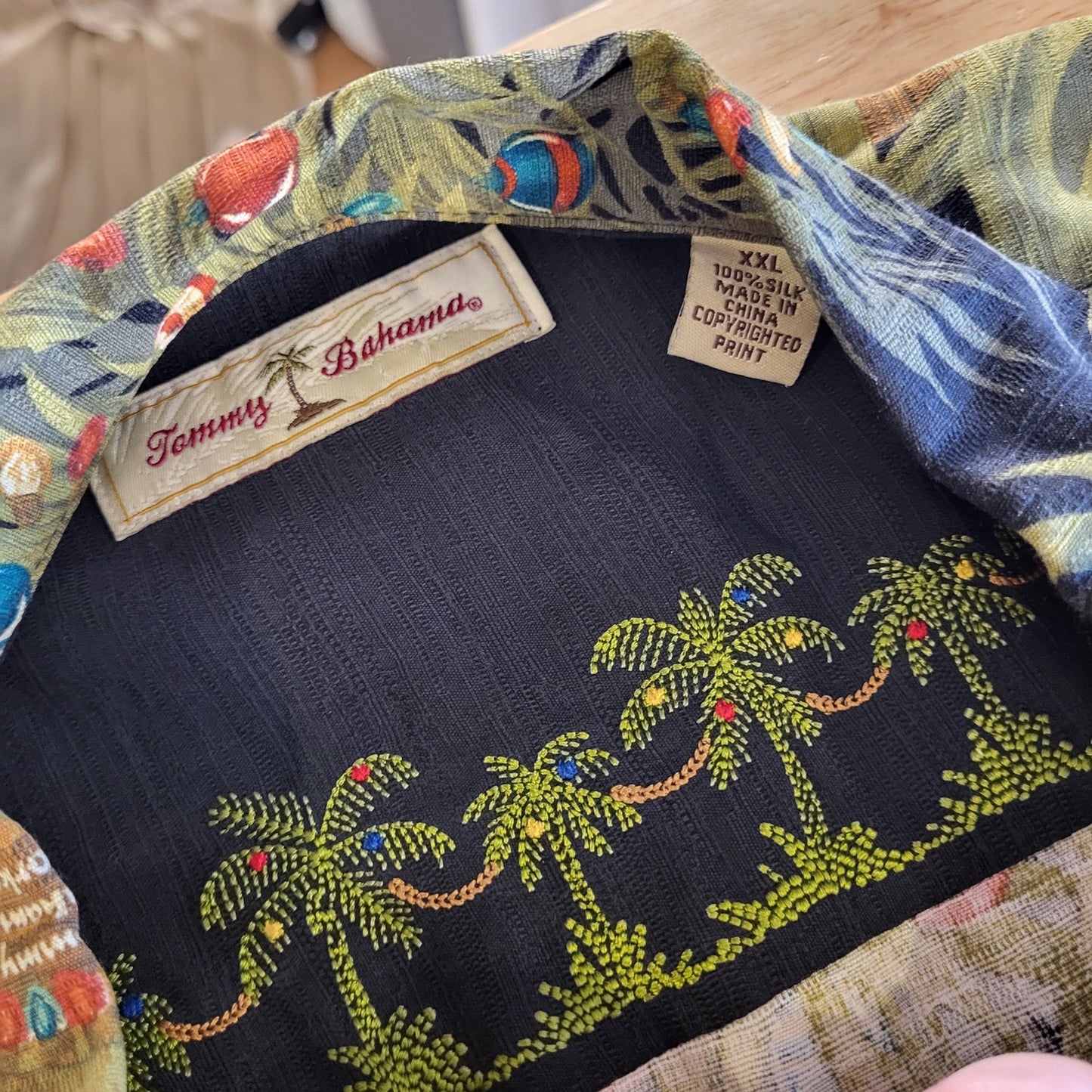 Tommy Bahama 100% Silk Christmas Island Hawaiian Tiki Santa XXL Embroidered