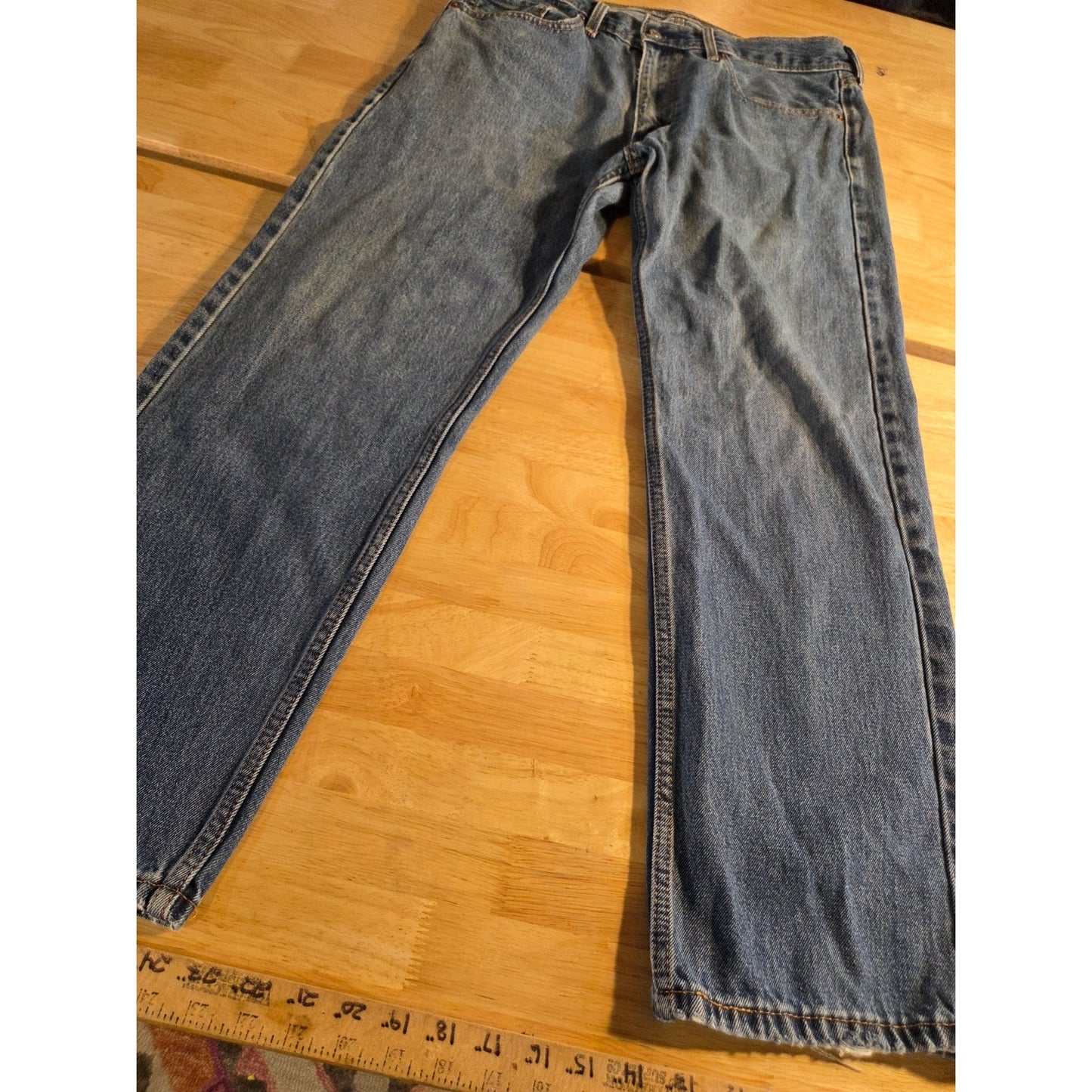 Levi's 505 36 x 29 Medium Wash Denim Classic Jeans